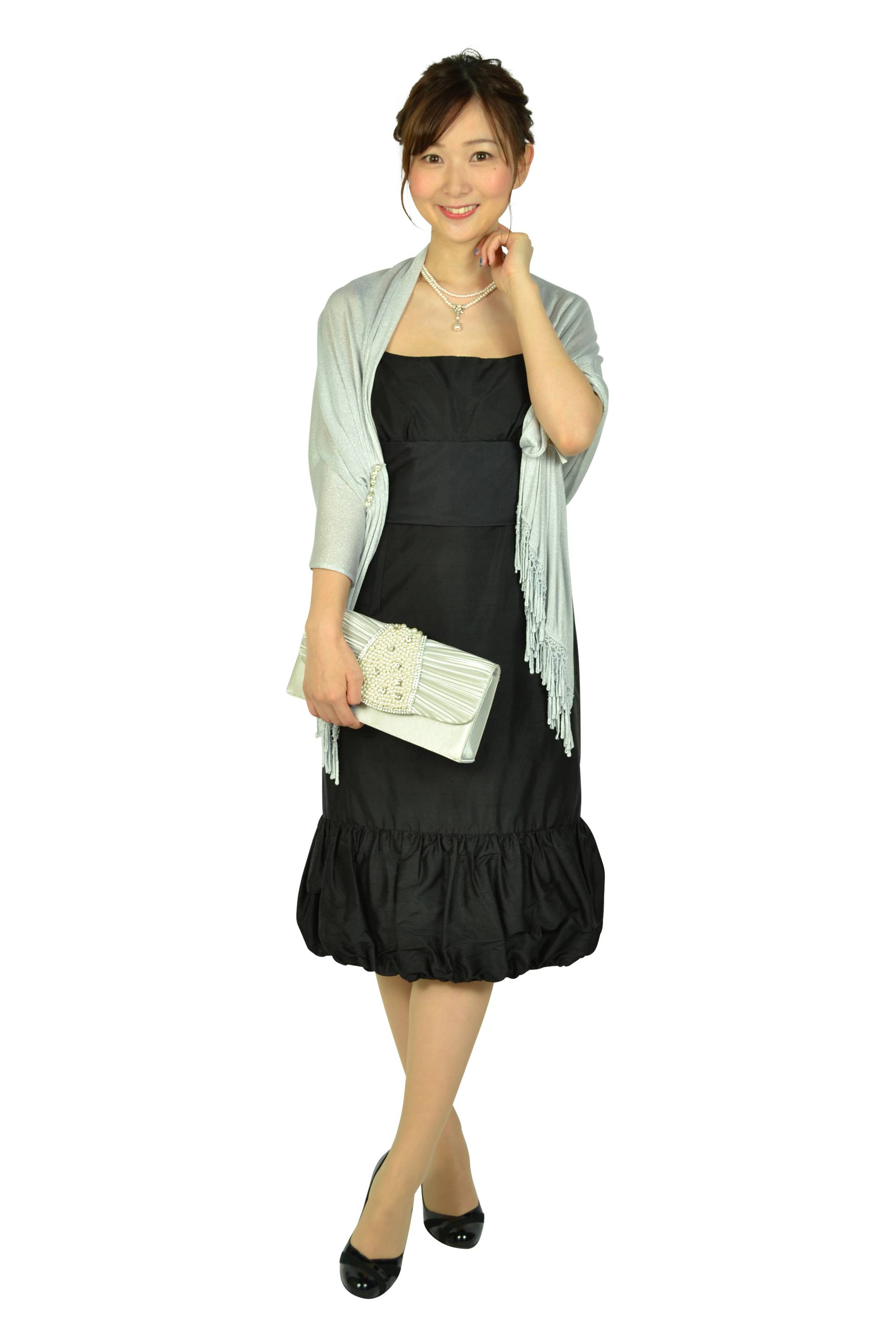ブラック裾パフミディドレス