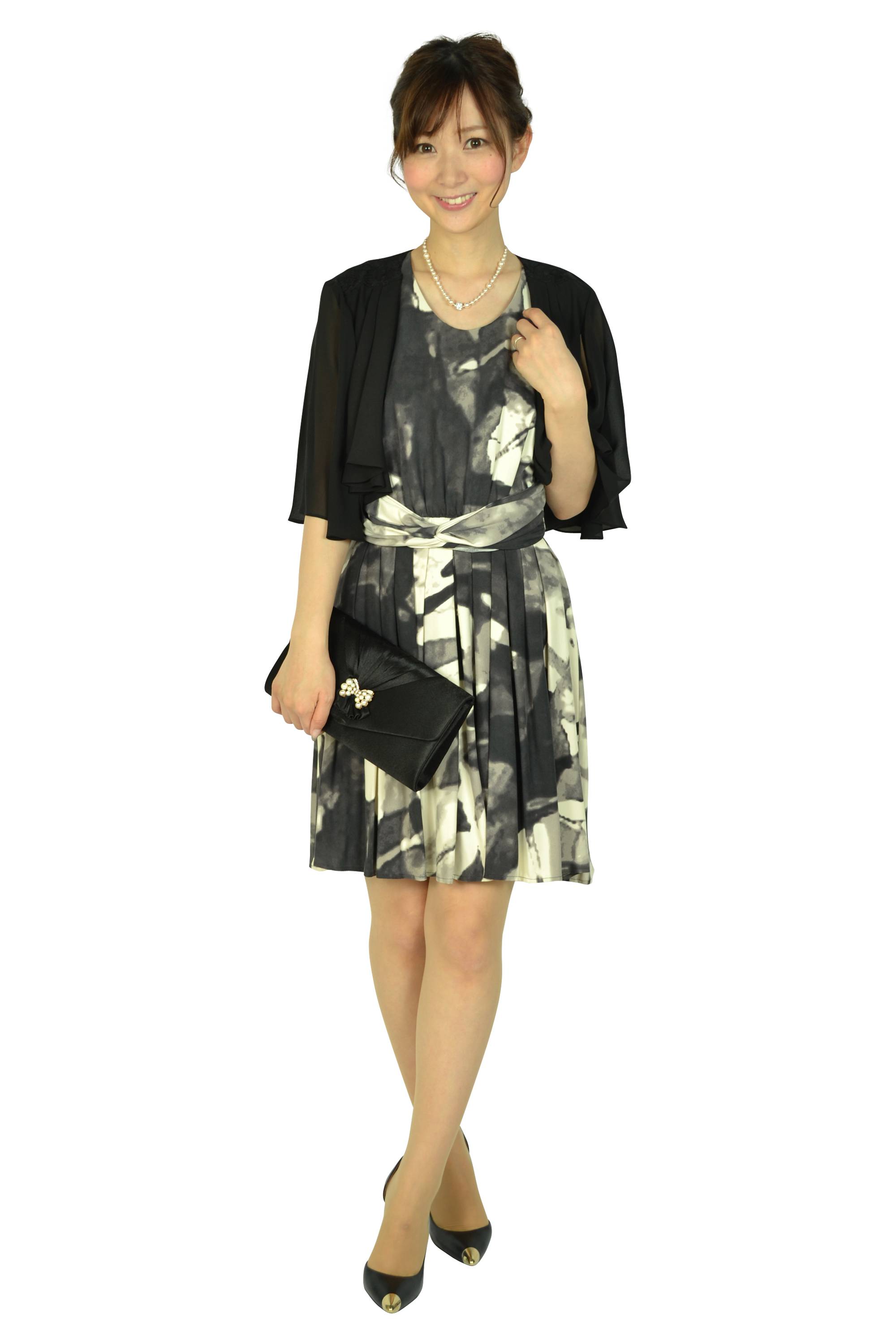 ケープ袖フレアレースブラックボレロ