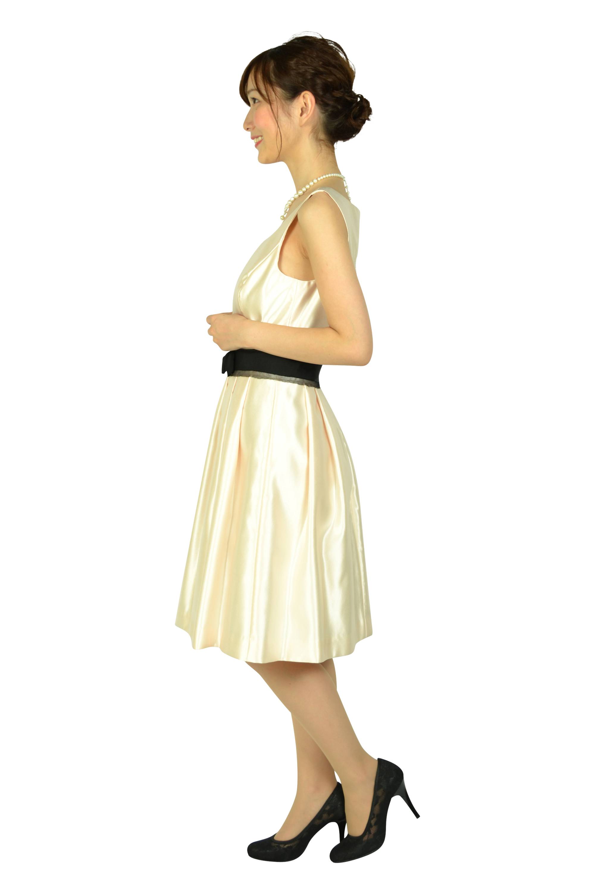 ライトピンクウエストリボンドレス