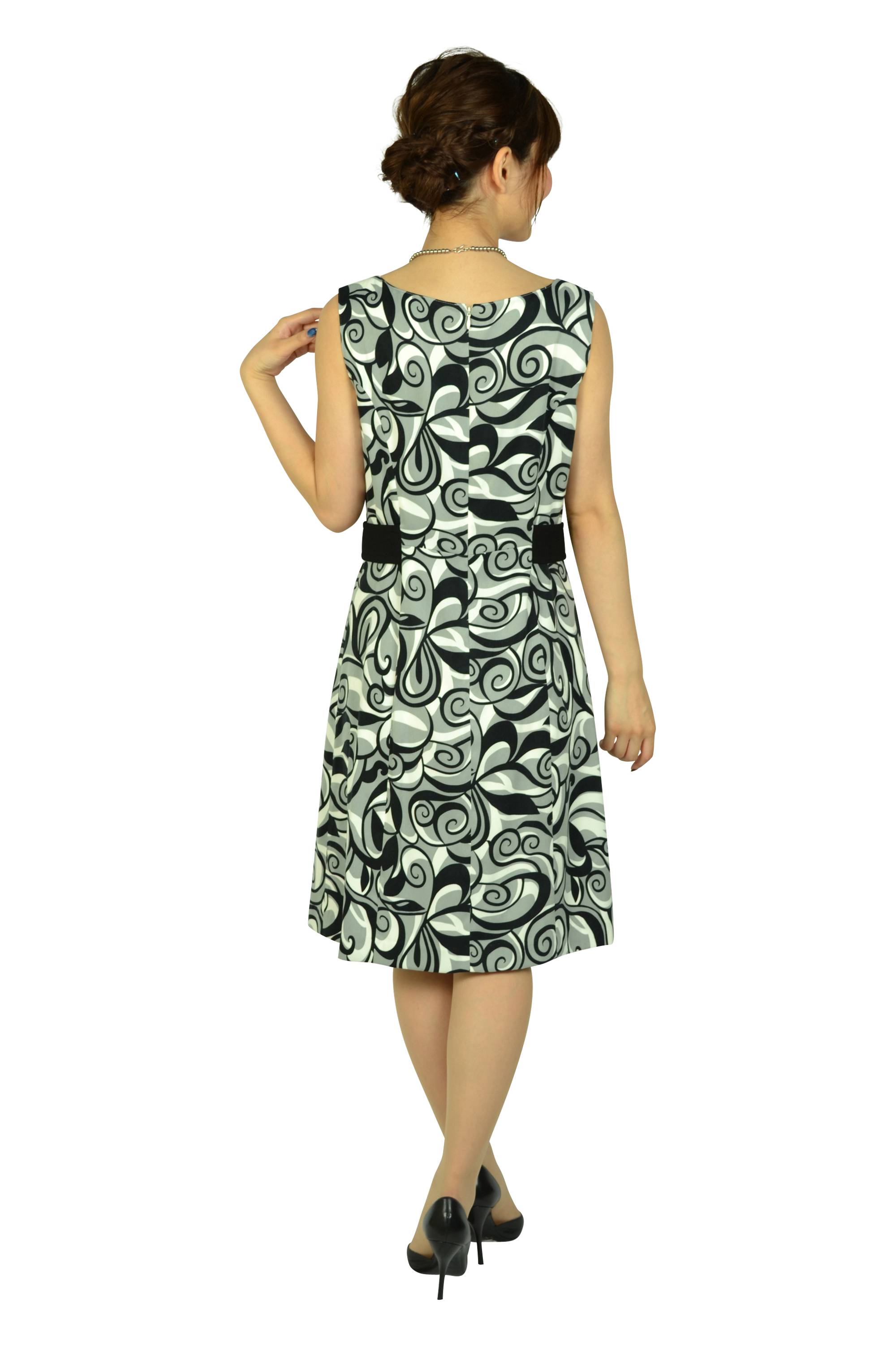 ブラック幾何学柄ドレス