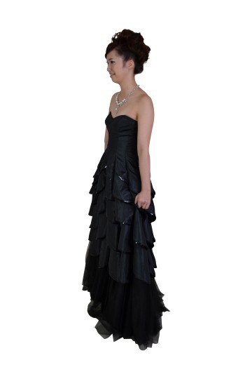 ロングボリューム黒ドレス