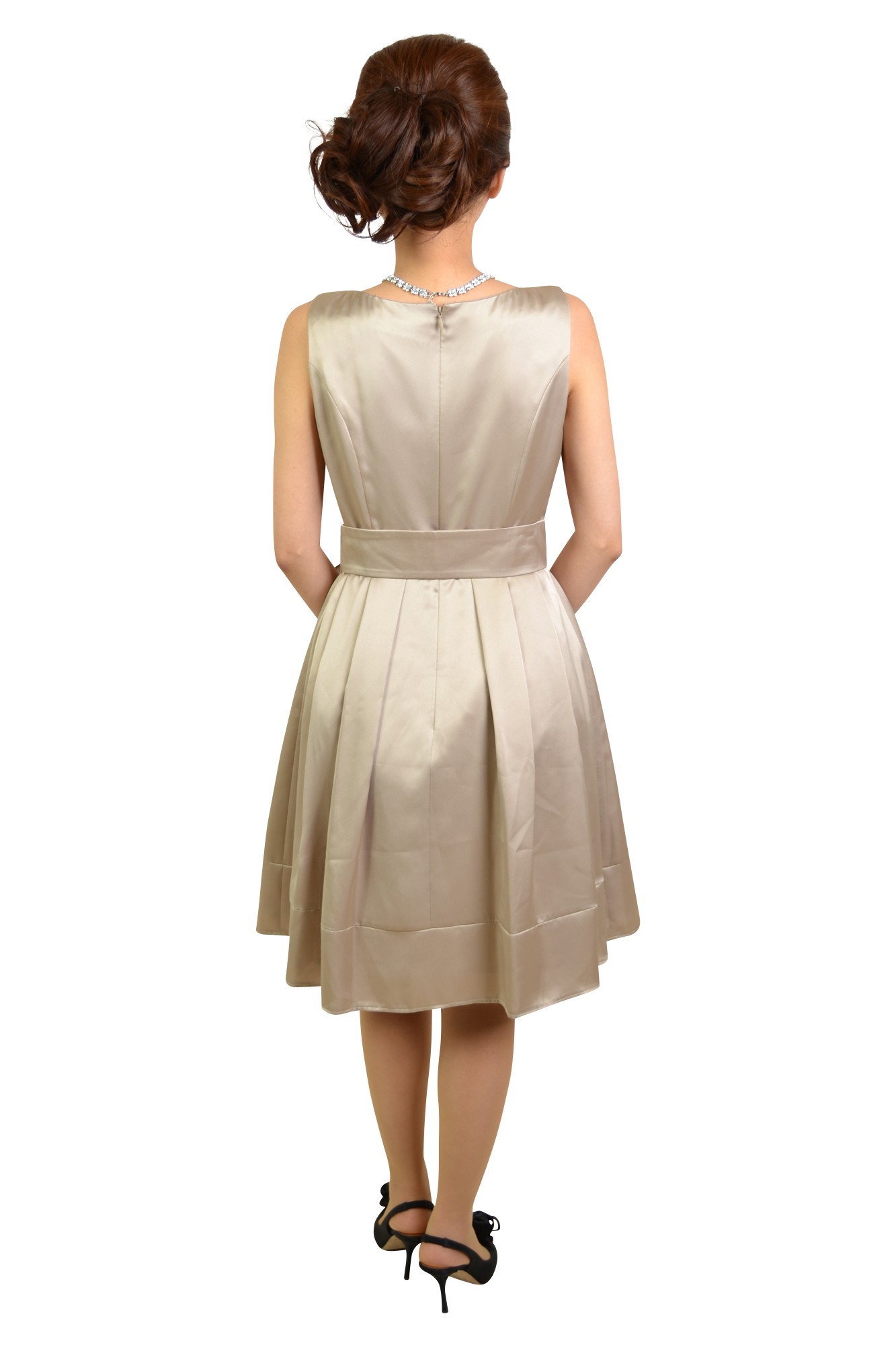 ベージュ光沢リボンドレス