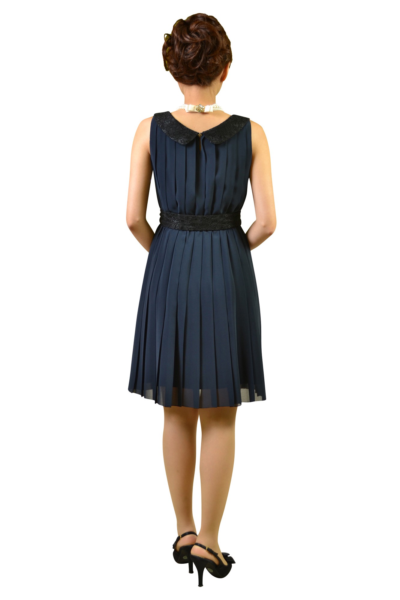 レース襟付きネイビードレス