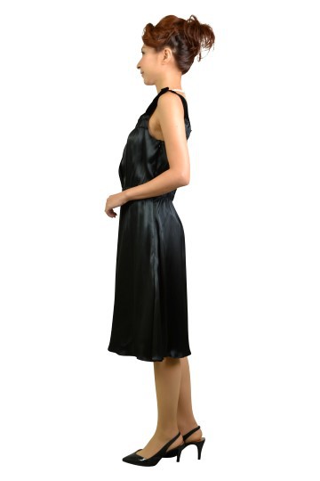 シルクタイプシンプルブラックドレス