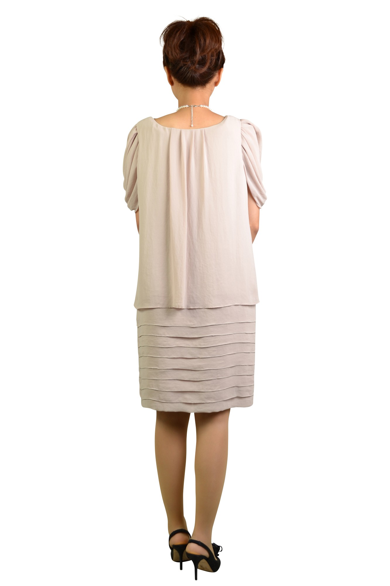 ベージュふんわりミニ袖ドレス