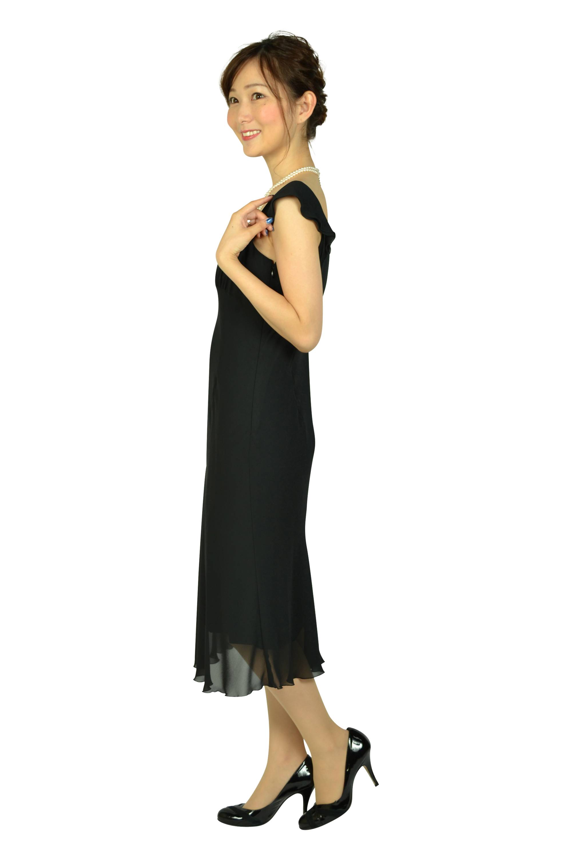 シンプルブラックドレス