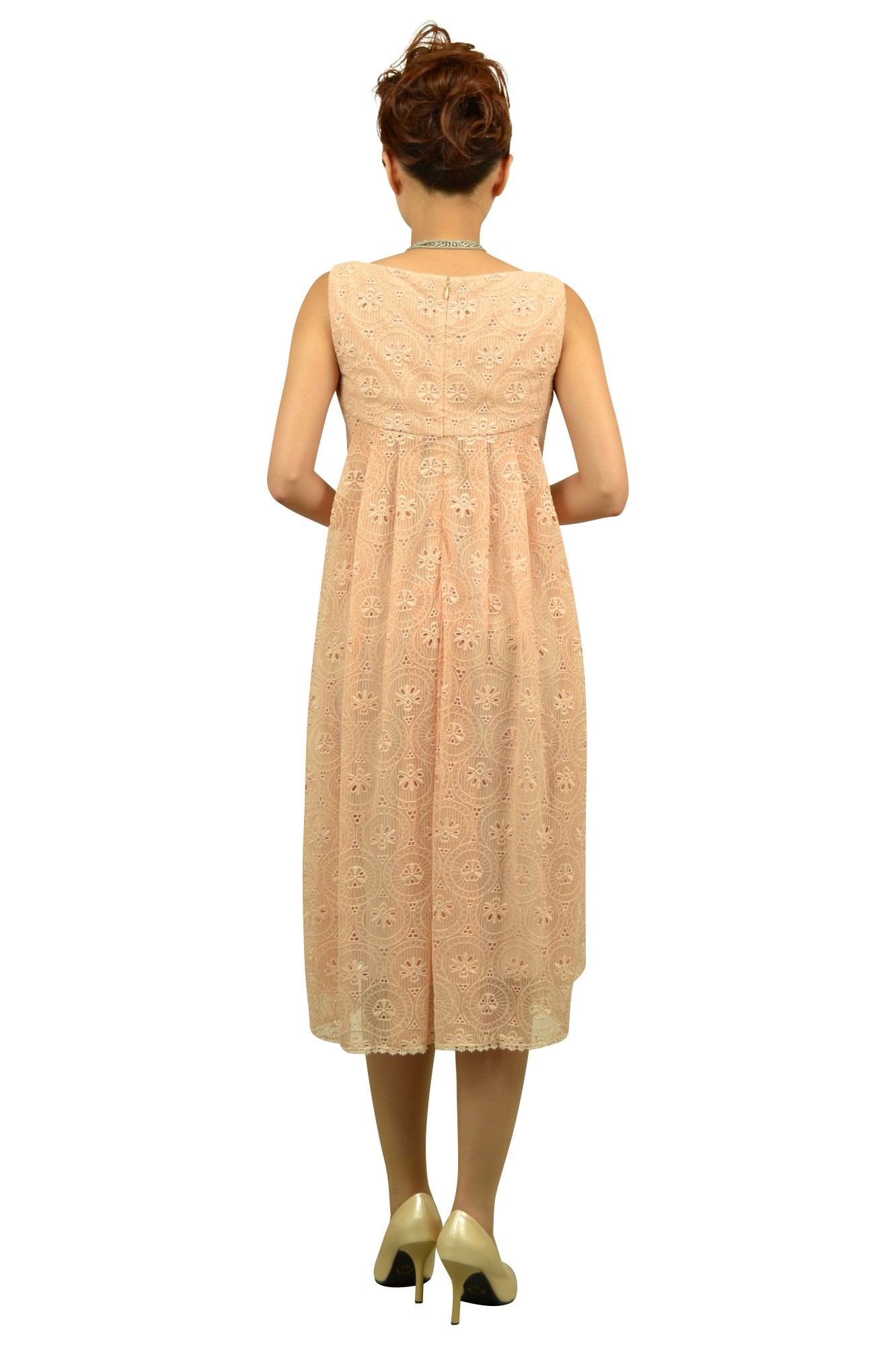 シンプルピンクレースドレス