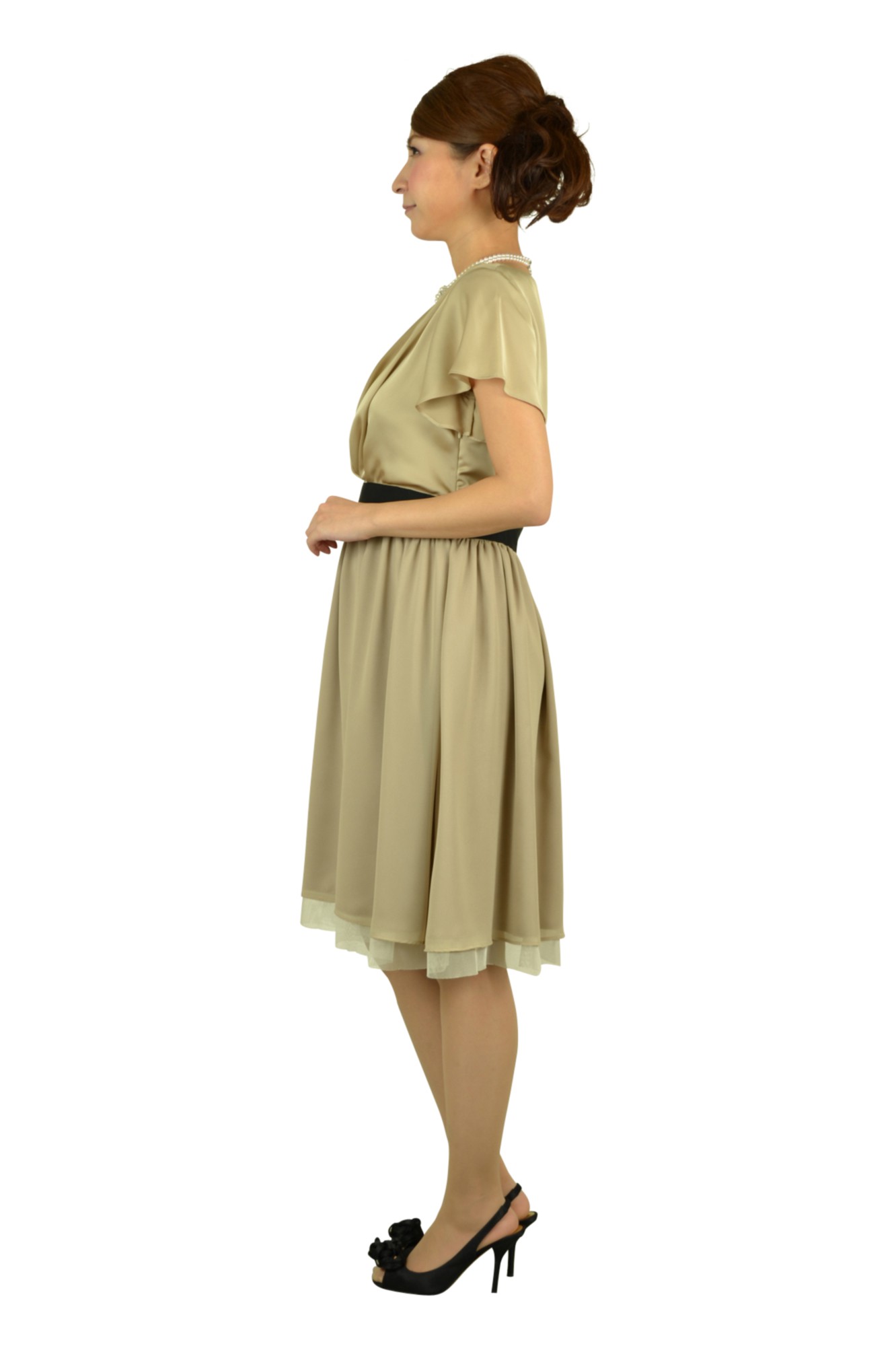 ミニ袖ベージュドレス