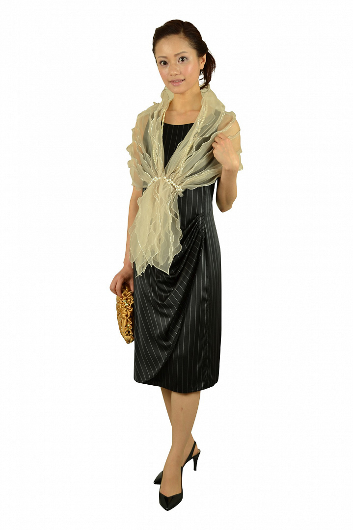 シックストライプブラックドレス