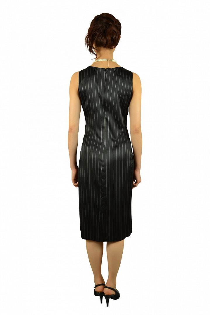 シックストライプブラックドレス