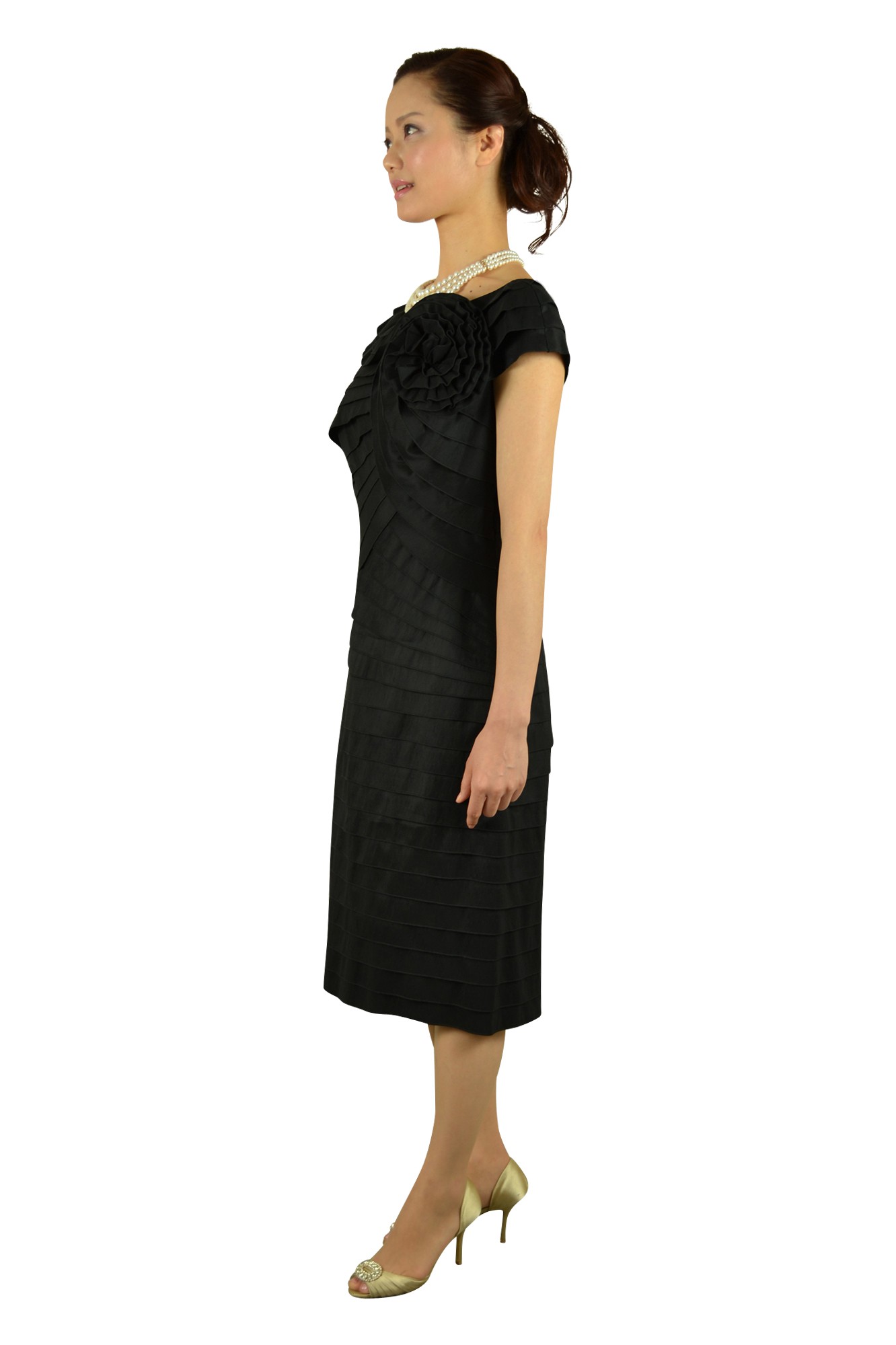Tadashi Shoji 上質ブラックティアードドレス (L〜LL) をレンタル