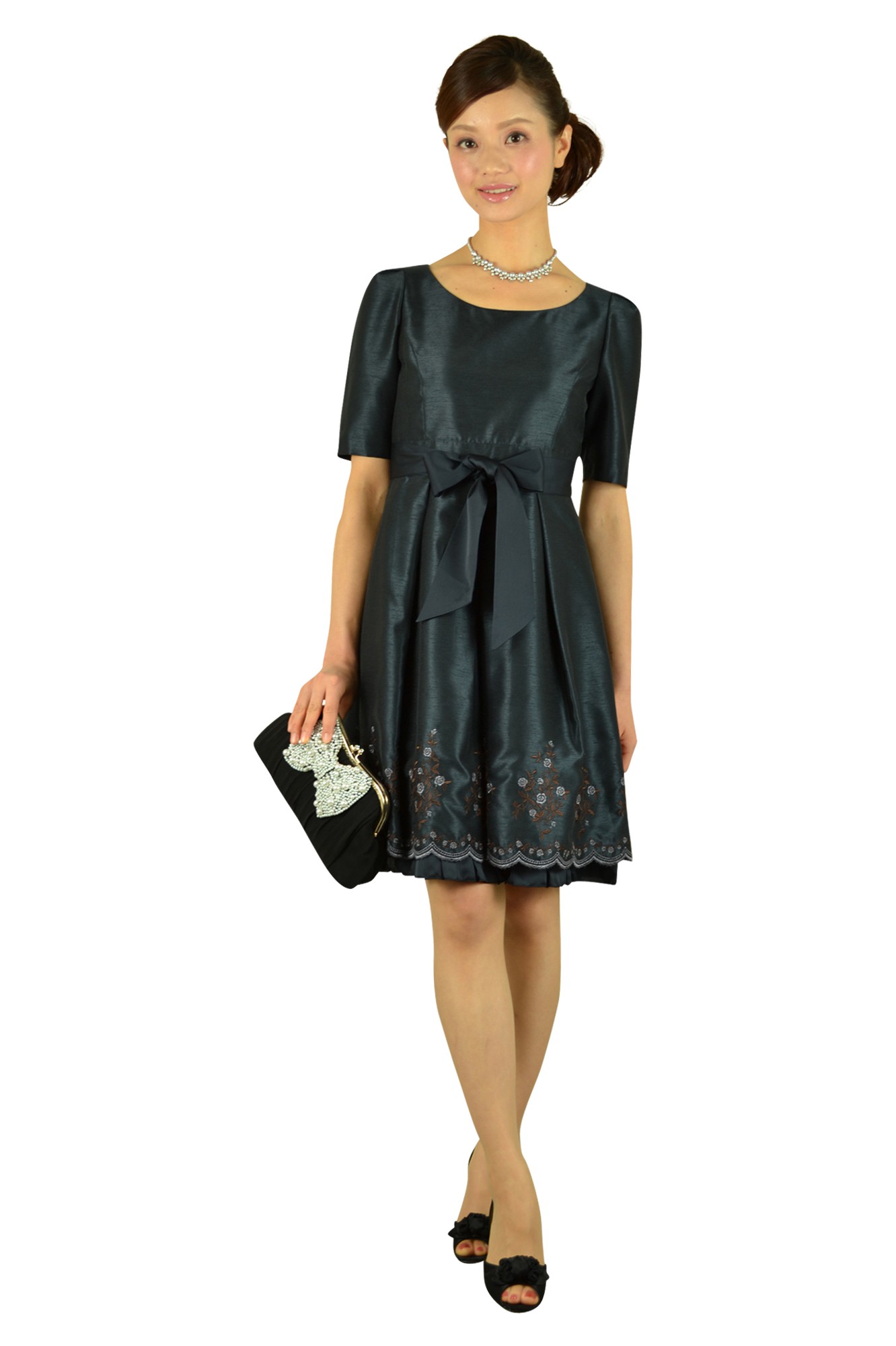 5分袖裾刺繍ネイビードレス