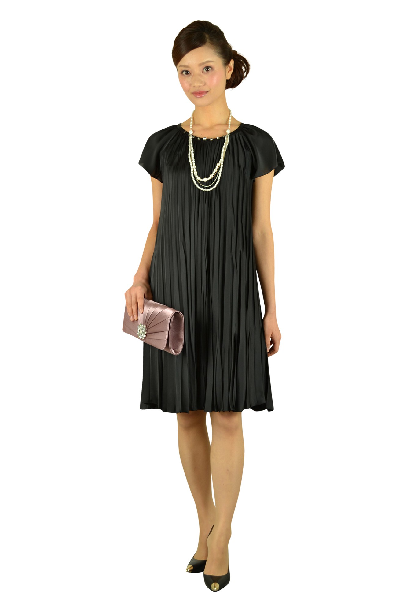 プリーツブラックドレス