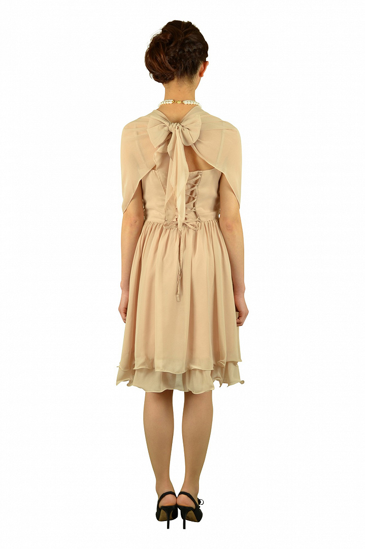 ベージュ編み上げドレス