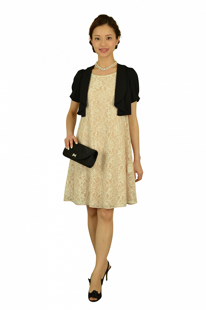 ピンクベージュ総レースドレス