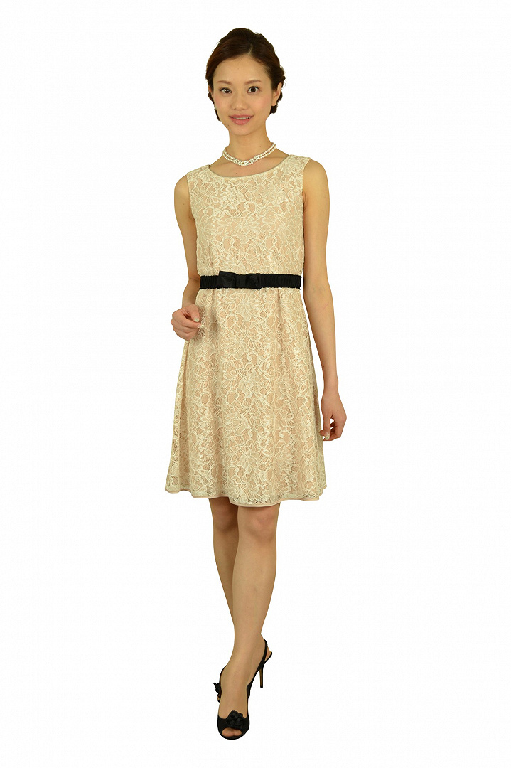 ピンクベージュ総レースドレス