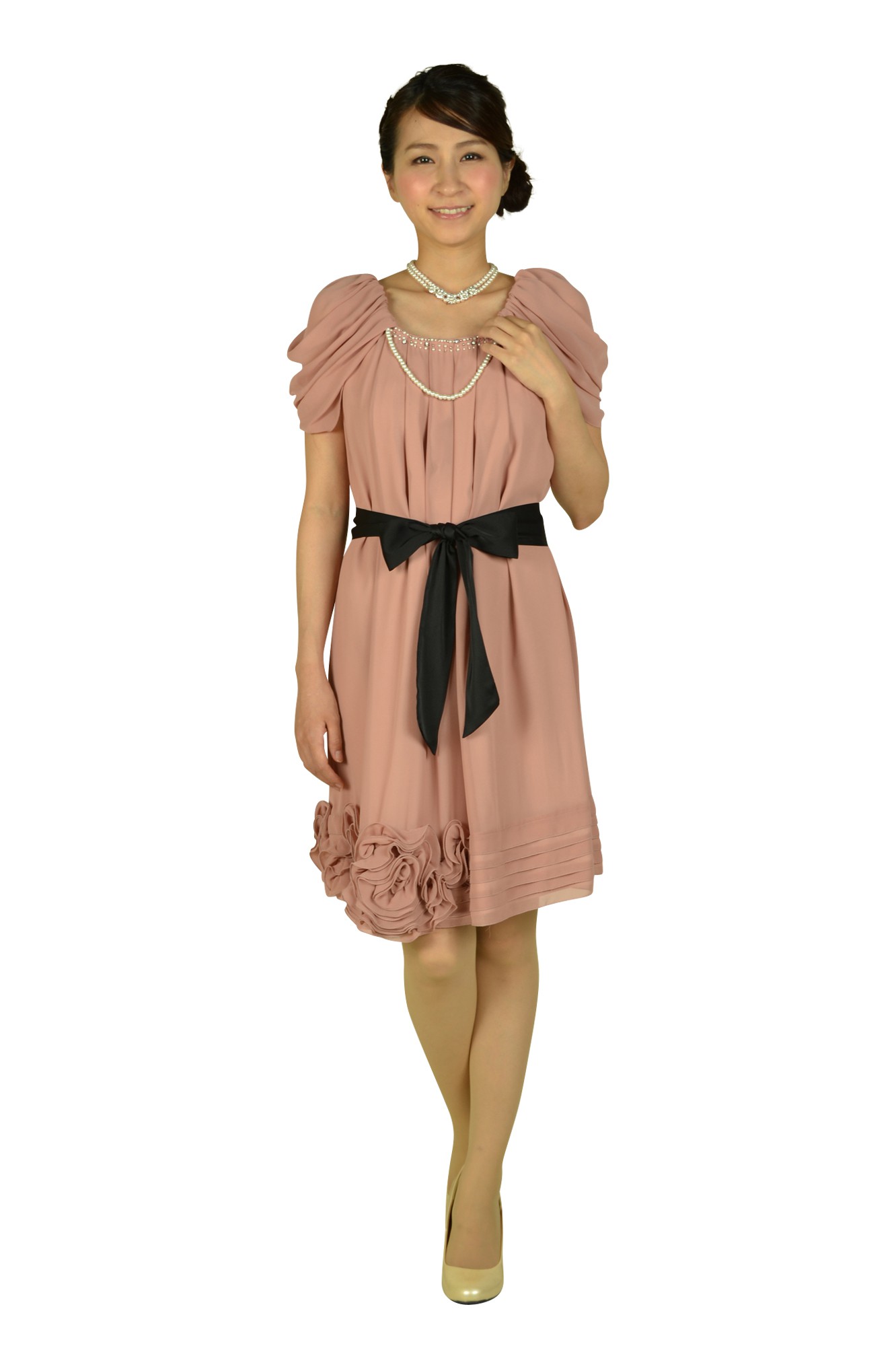 ふんわり袖ピンクドレス