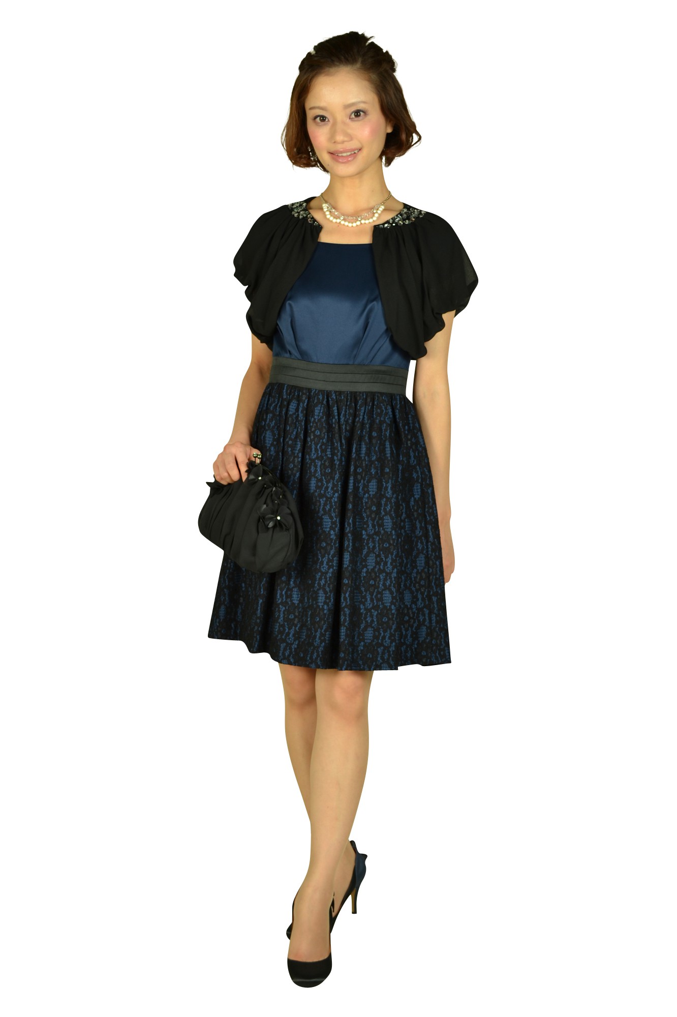 クリスタルメダルコットンパールネックレス