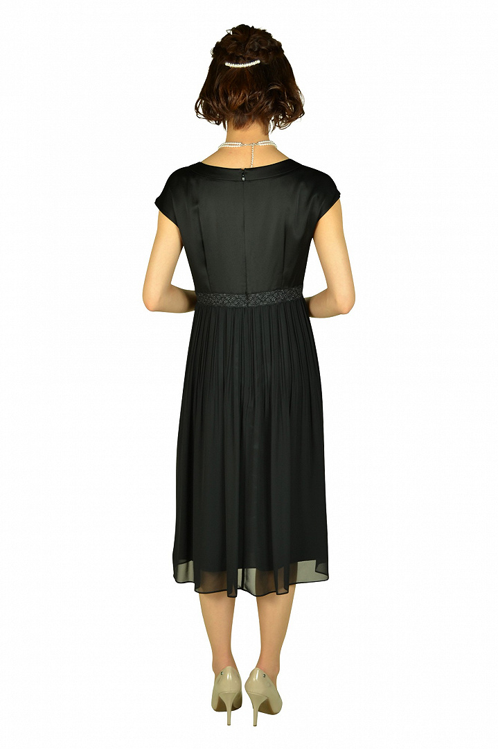 ブラックミディ丈ドレス