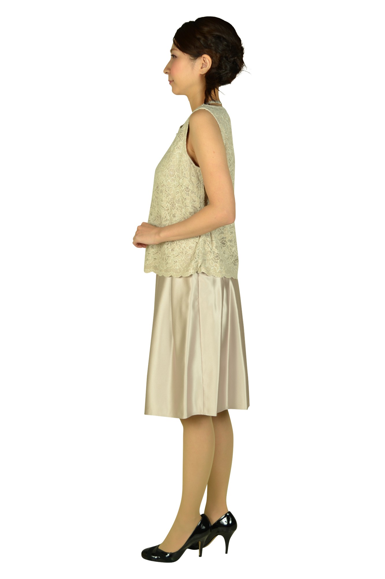 マットヘビ-ベージュサテンドレス