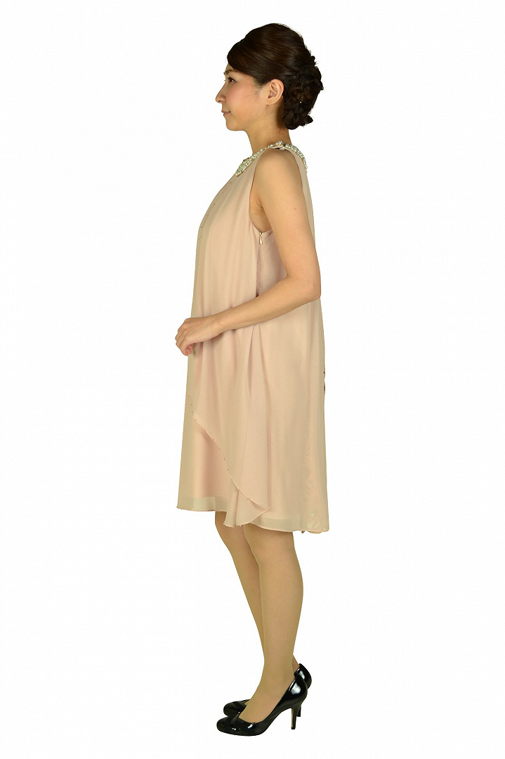 首元ビジュアメスリ風ピンクドレス