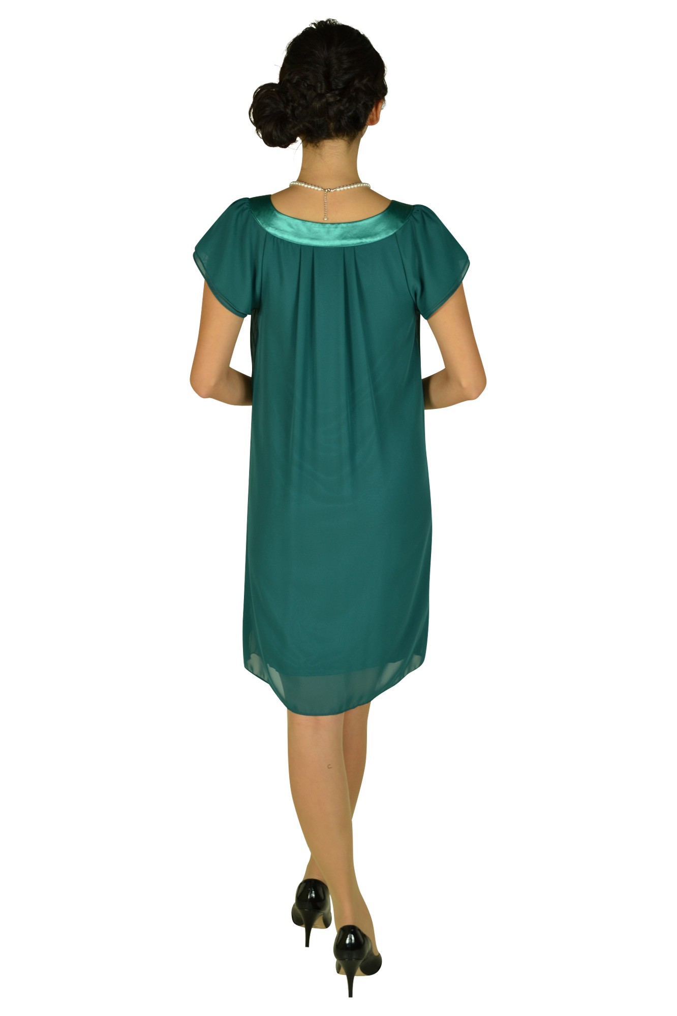 ゆったりプリーツグリーンドレス