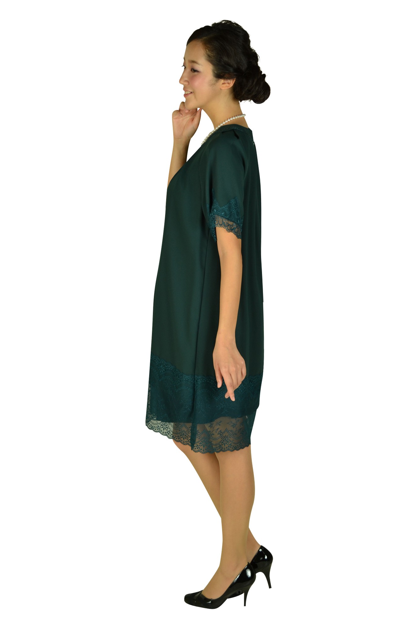 袖付きグリーンレースドレス