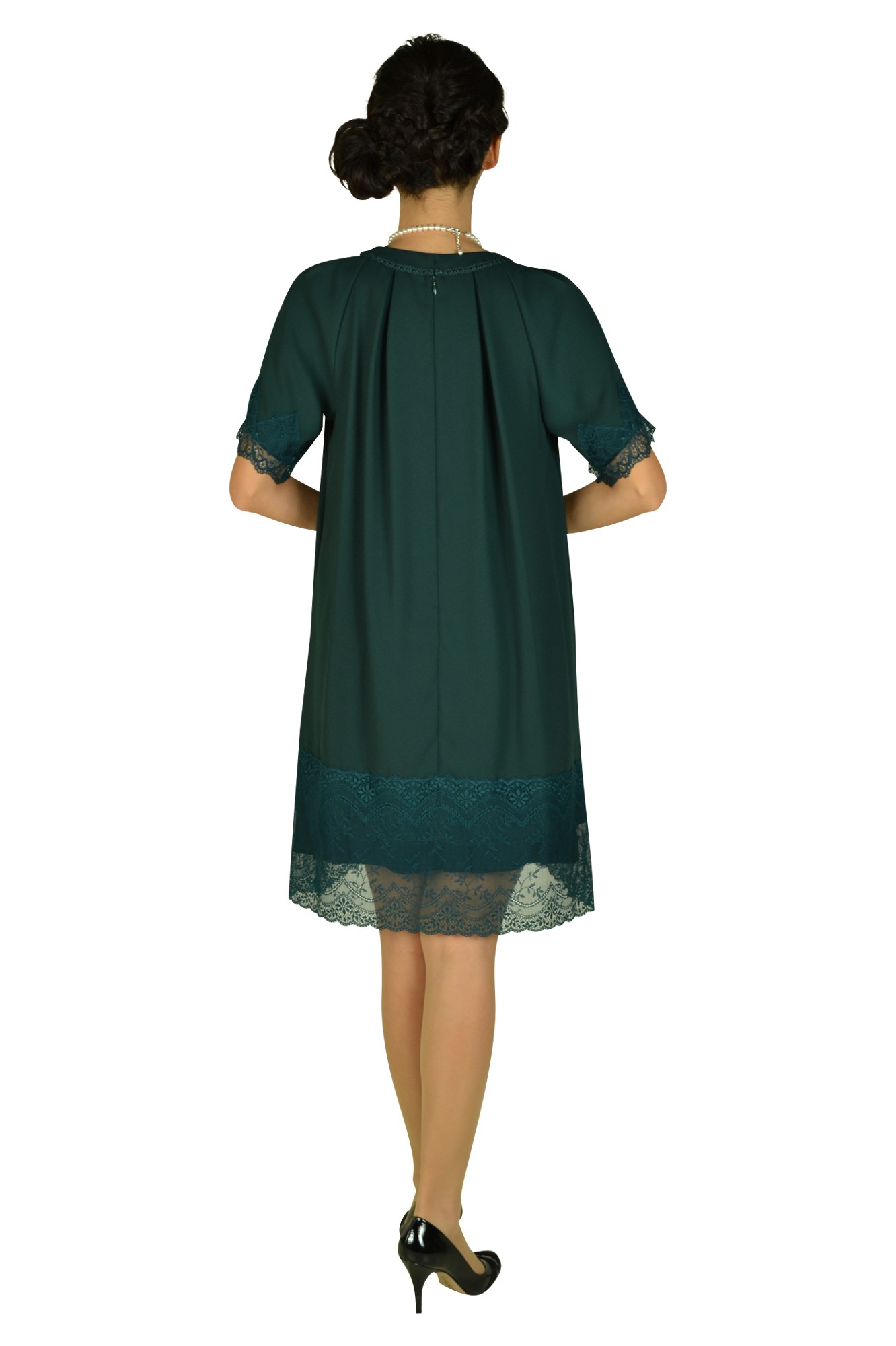 袖付きグリーンレースドレス