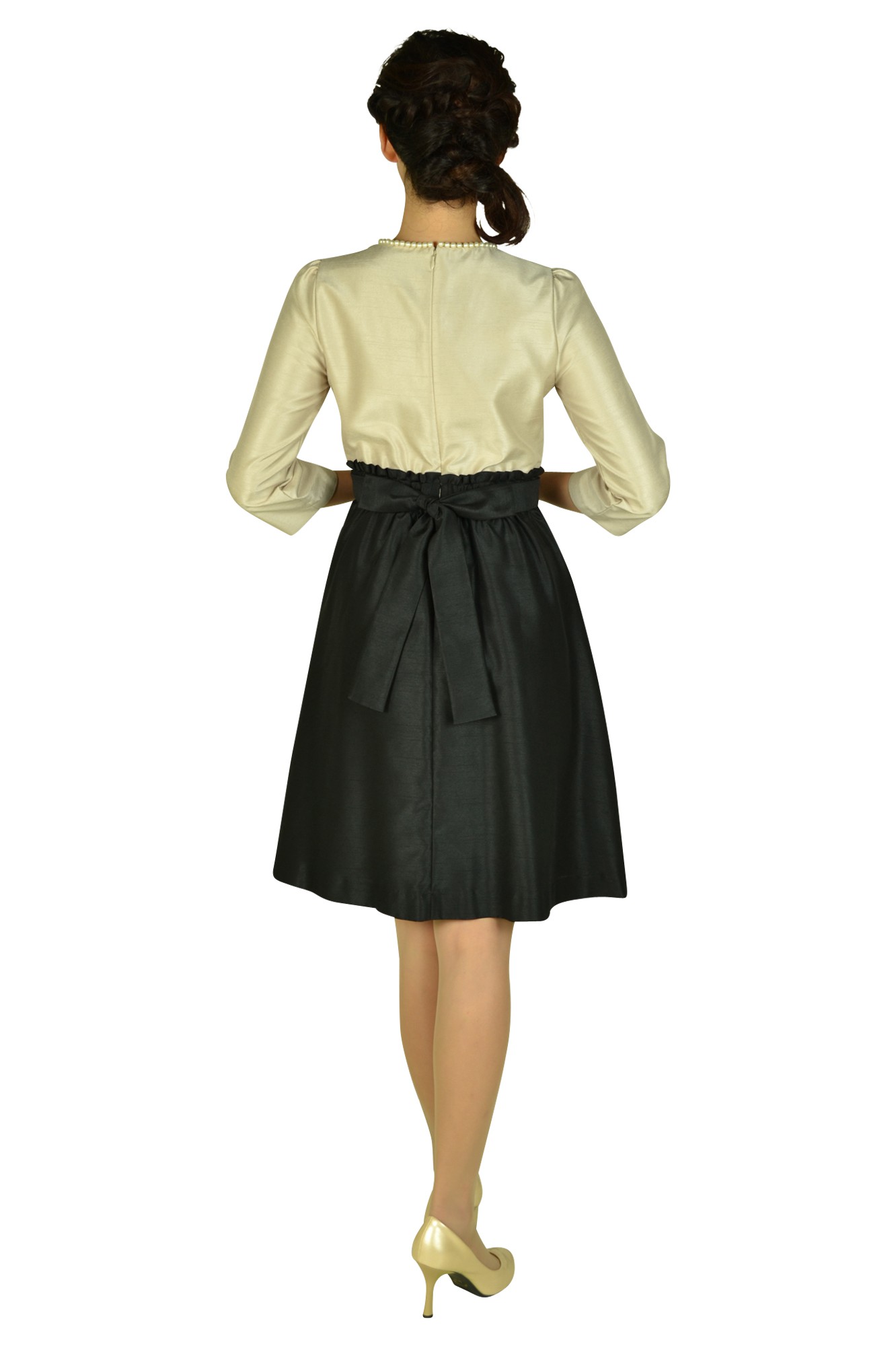 7分袖レディバイカラードレス