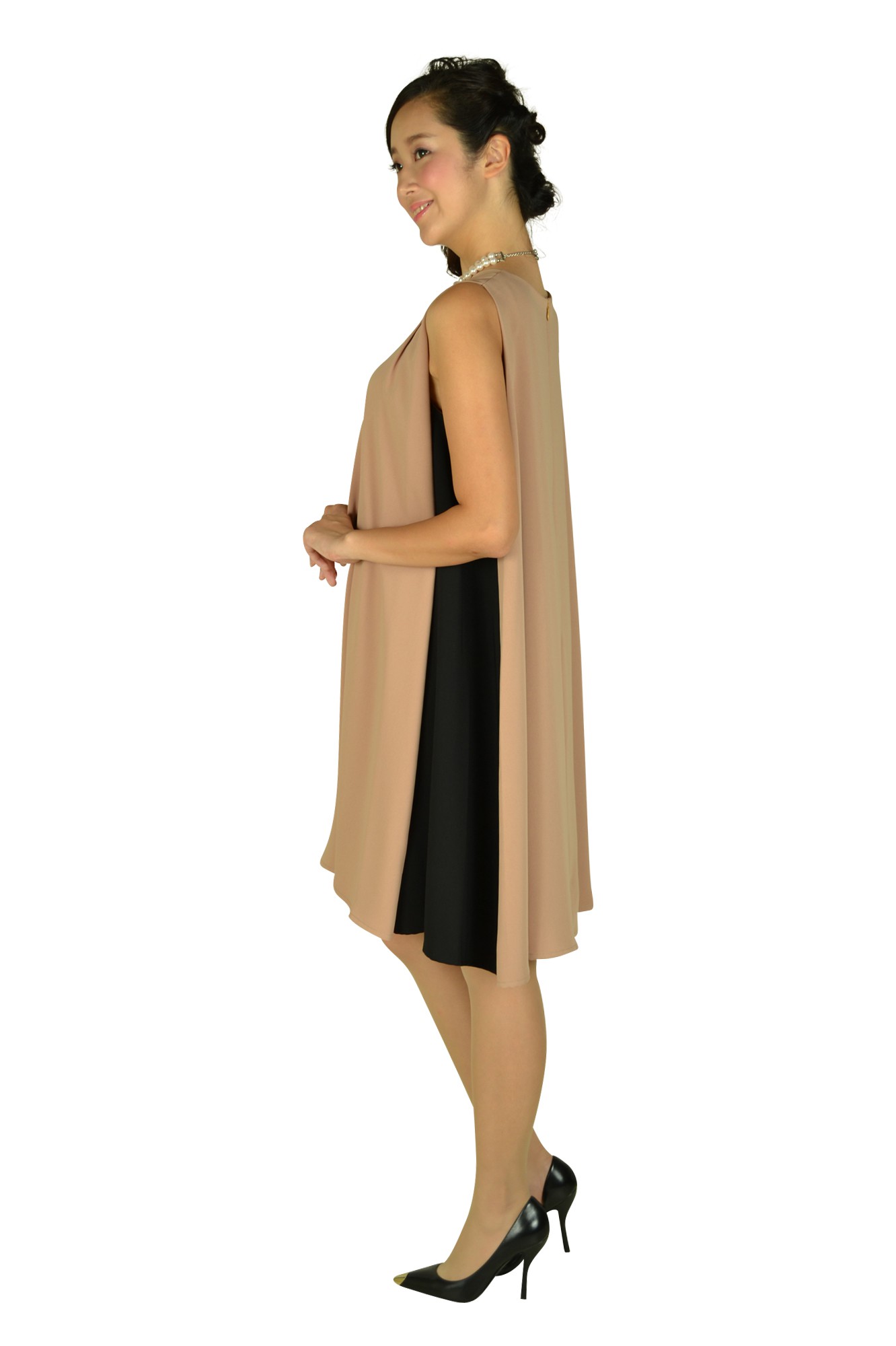 ベージュサイドブラックバイカラードレス