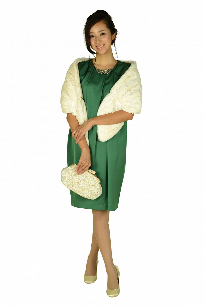 エレガントタックグリーンドレス