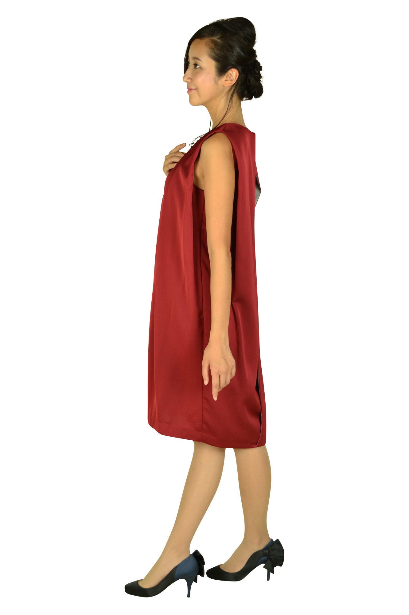 エレガントタックバーガンディードレス