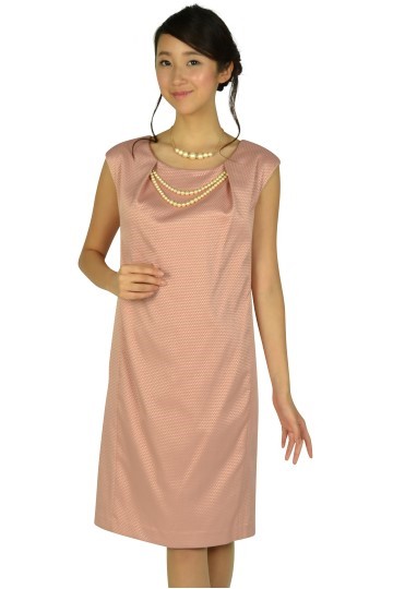 パール飾り付きピンクドレス
