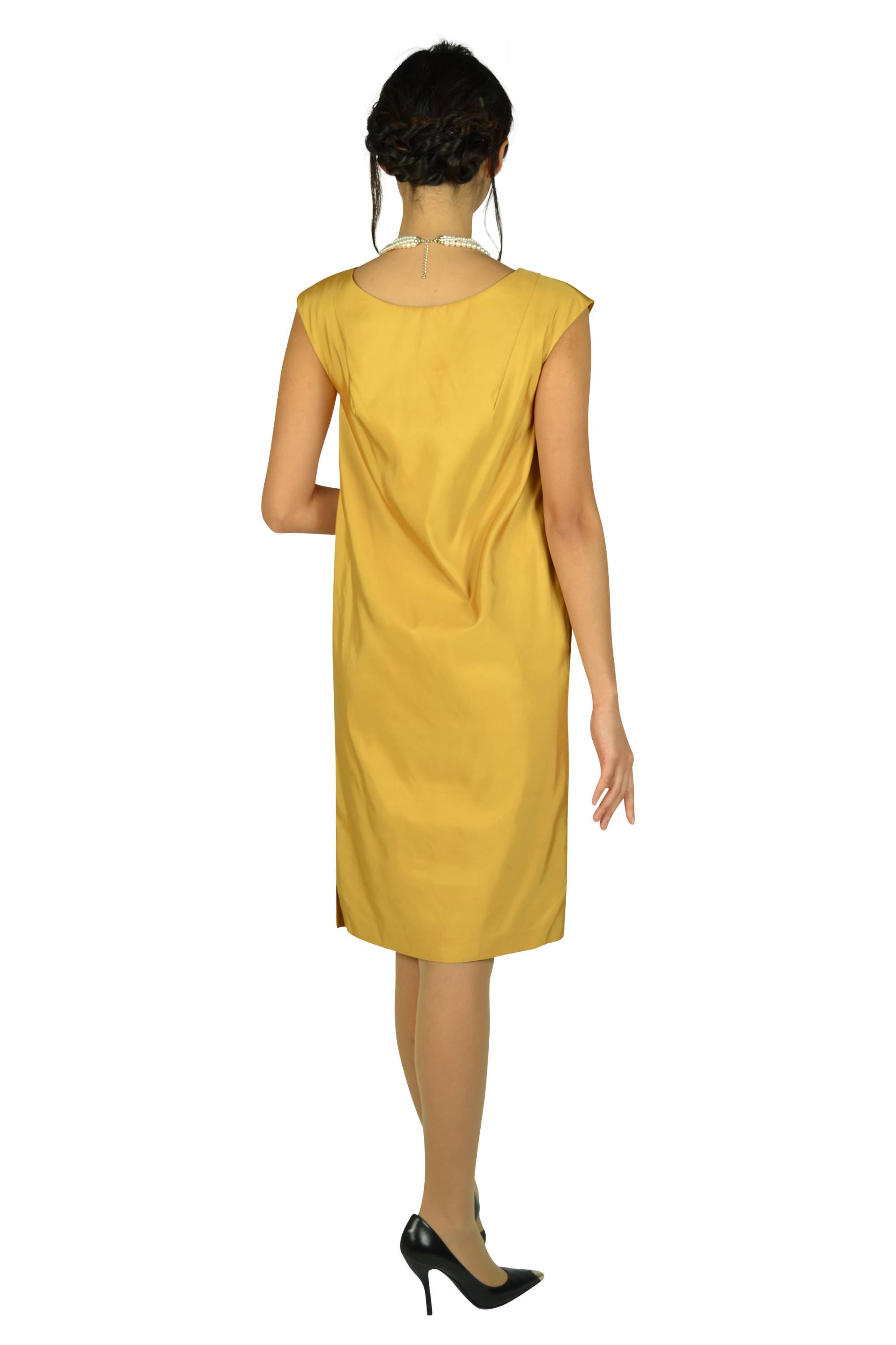 上品タックマスタードドレス