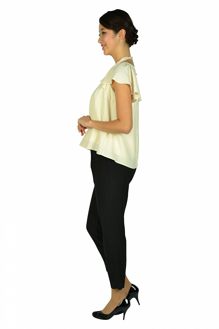 フレア袖アイボリー×ブラックパンツドレス