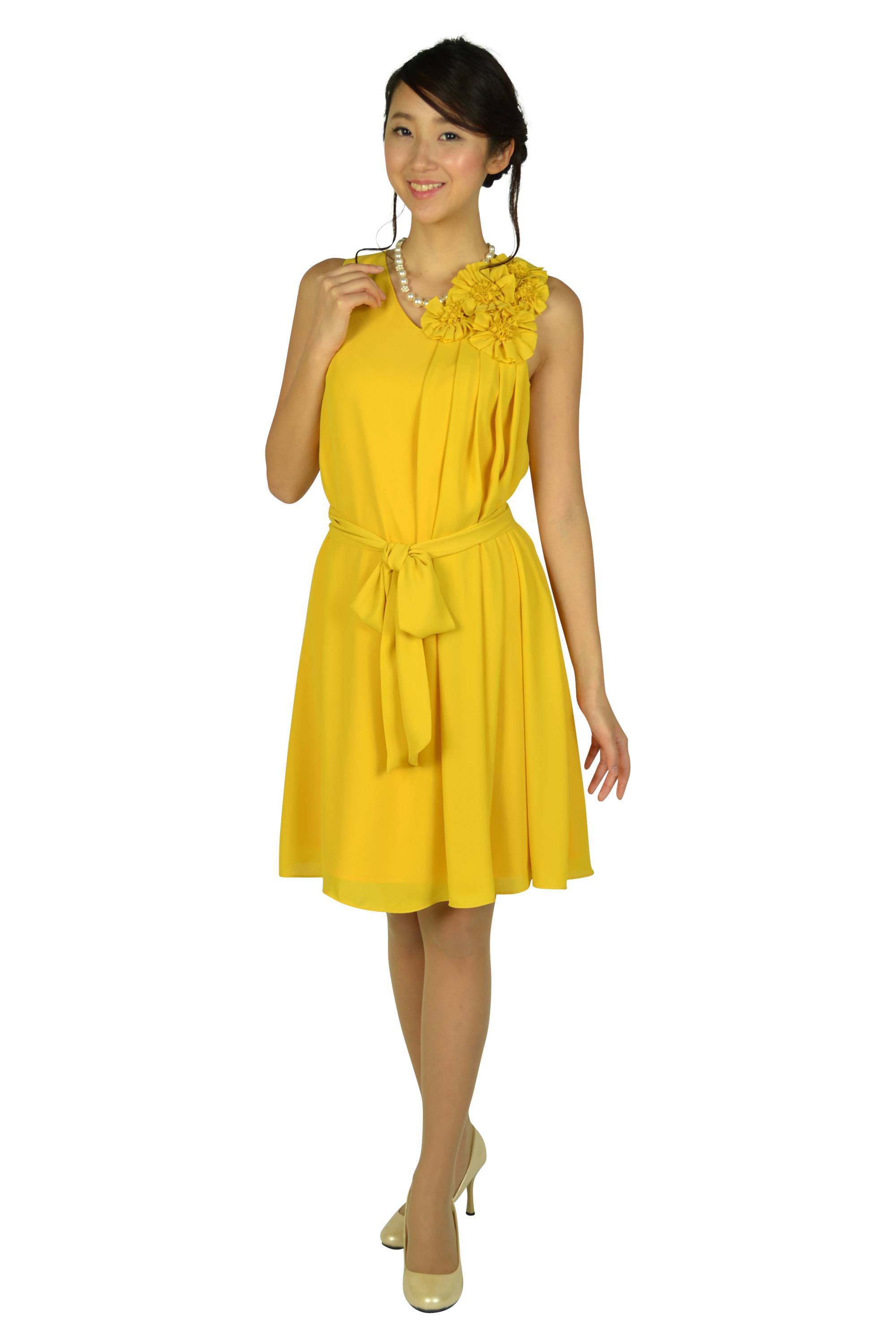 フラワーコサージュイエロードレス