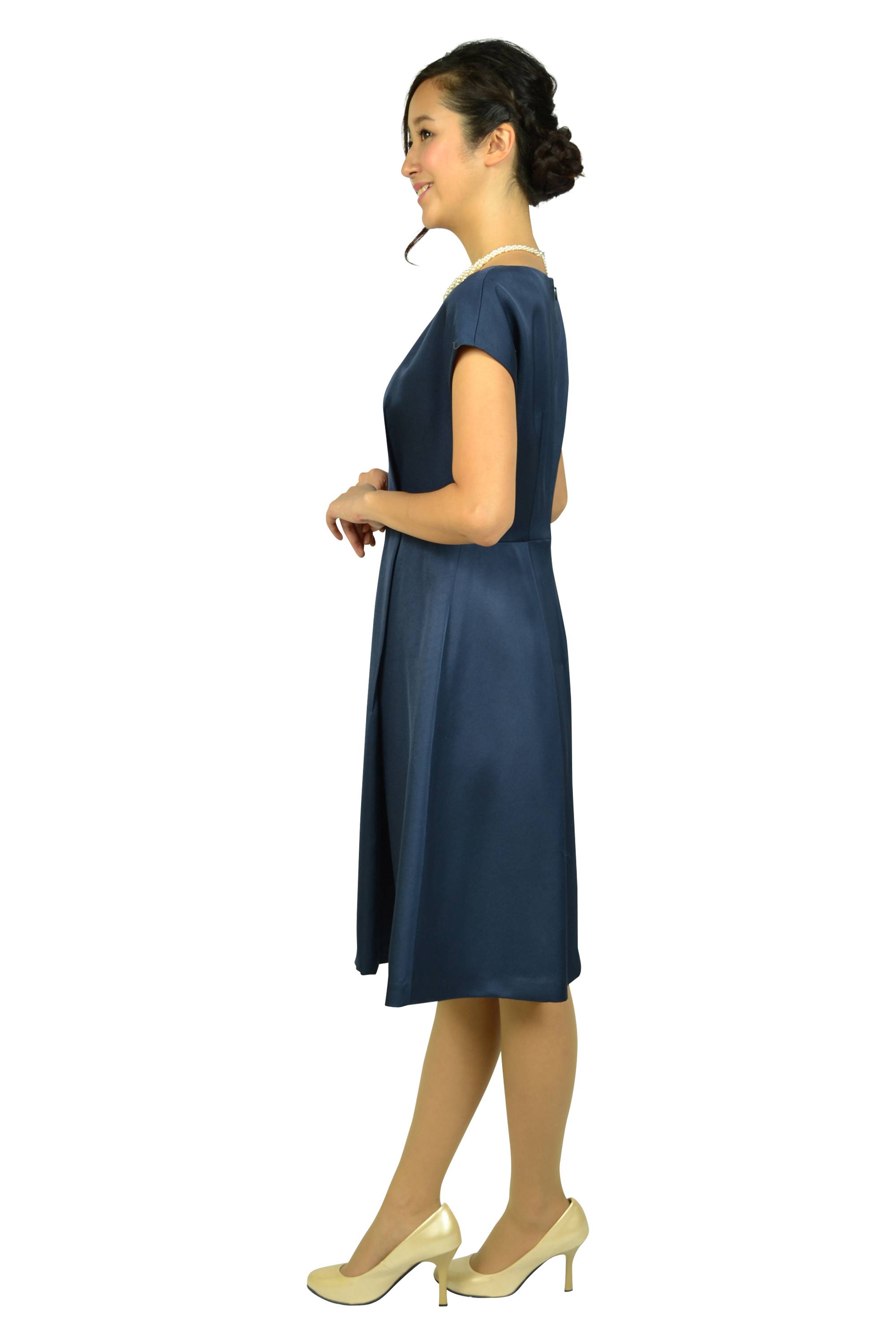上質シンプルネイビードレス
