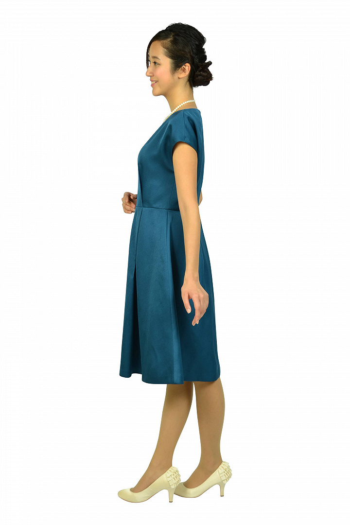 上質シンプルブルードレス