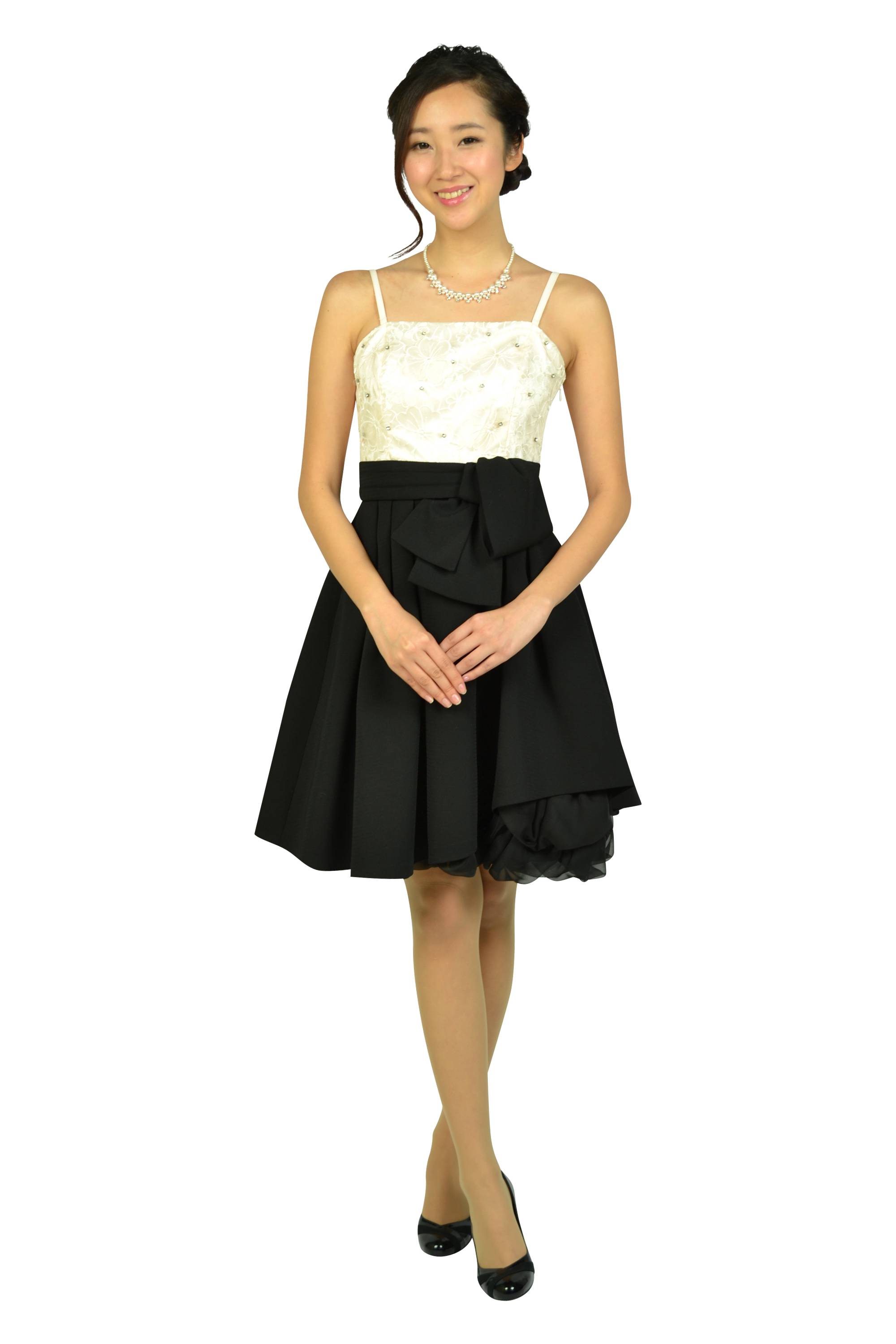 フラワー刺繍オフホワイト×ブラックドレス