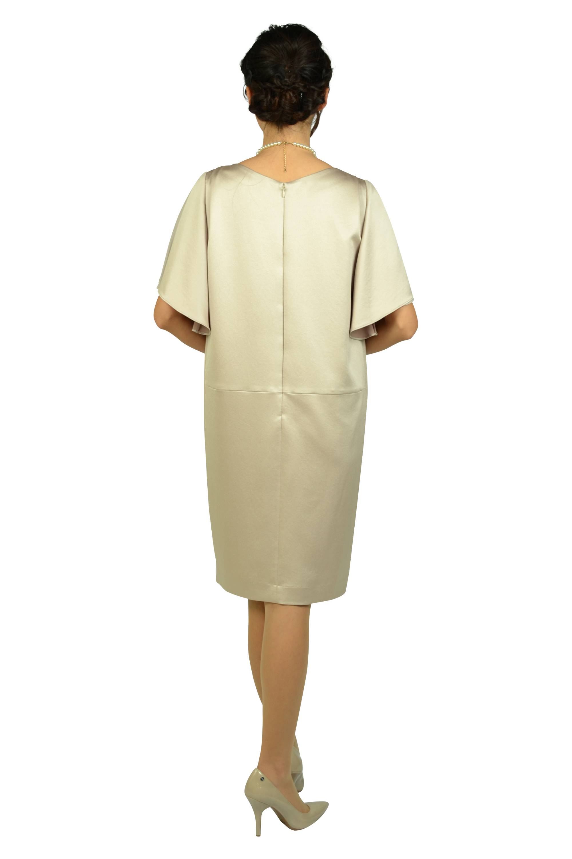 光沢シャンパンベージュゆったりドレス