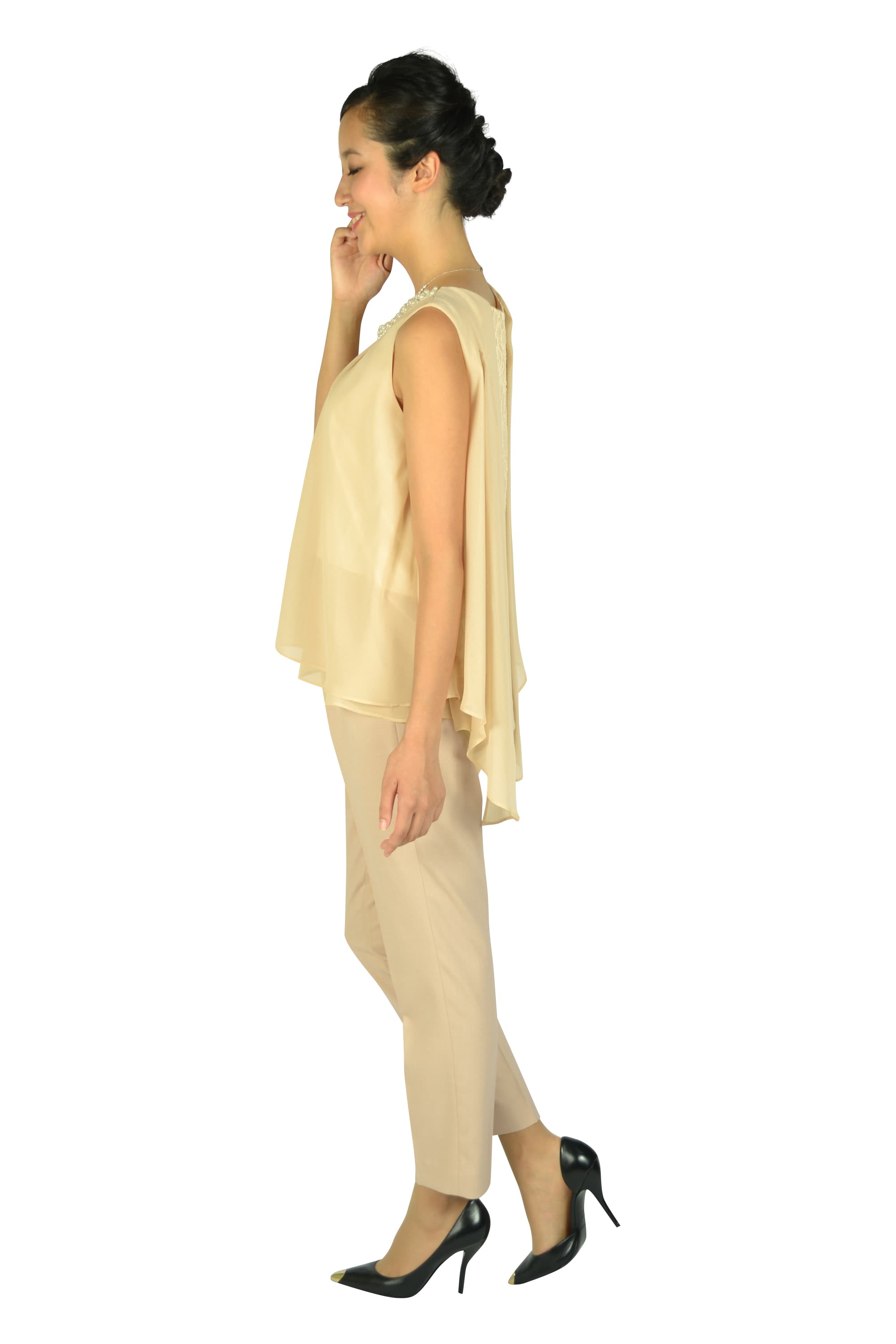 異素材ベージュパンツドレス