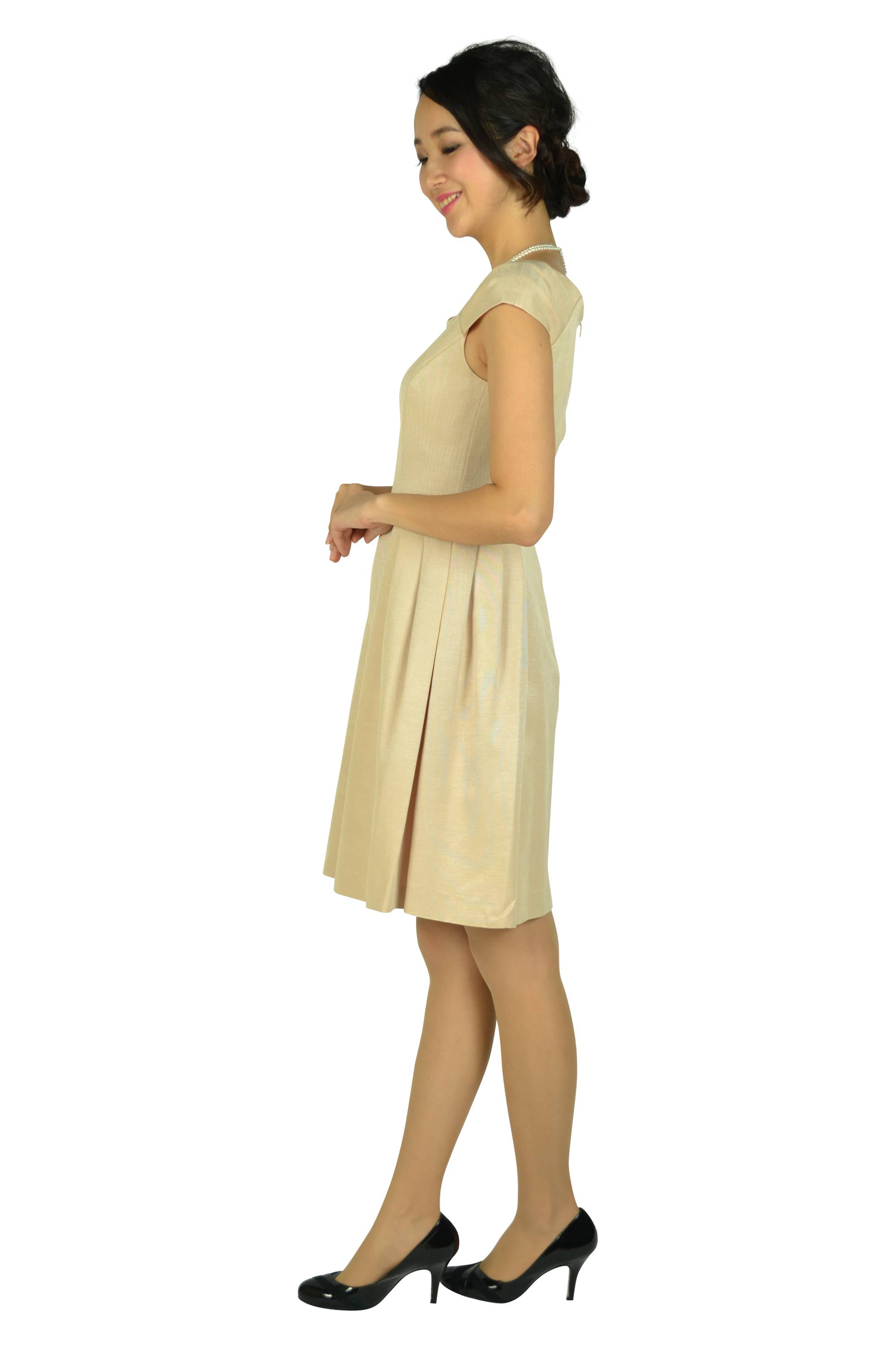 Vネックシンプルベージュドレス