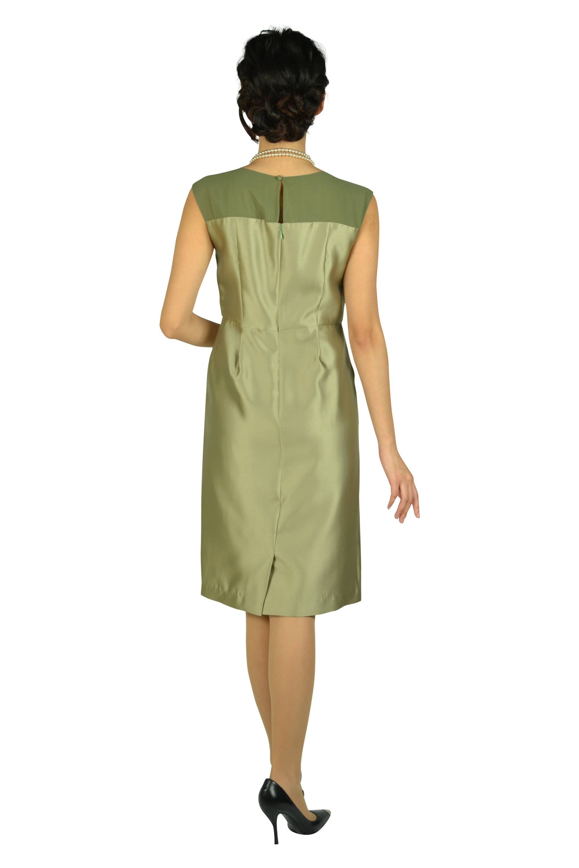 スタイリッシュカーキドレス