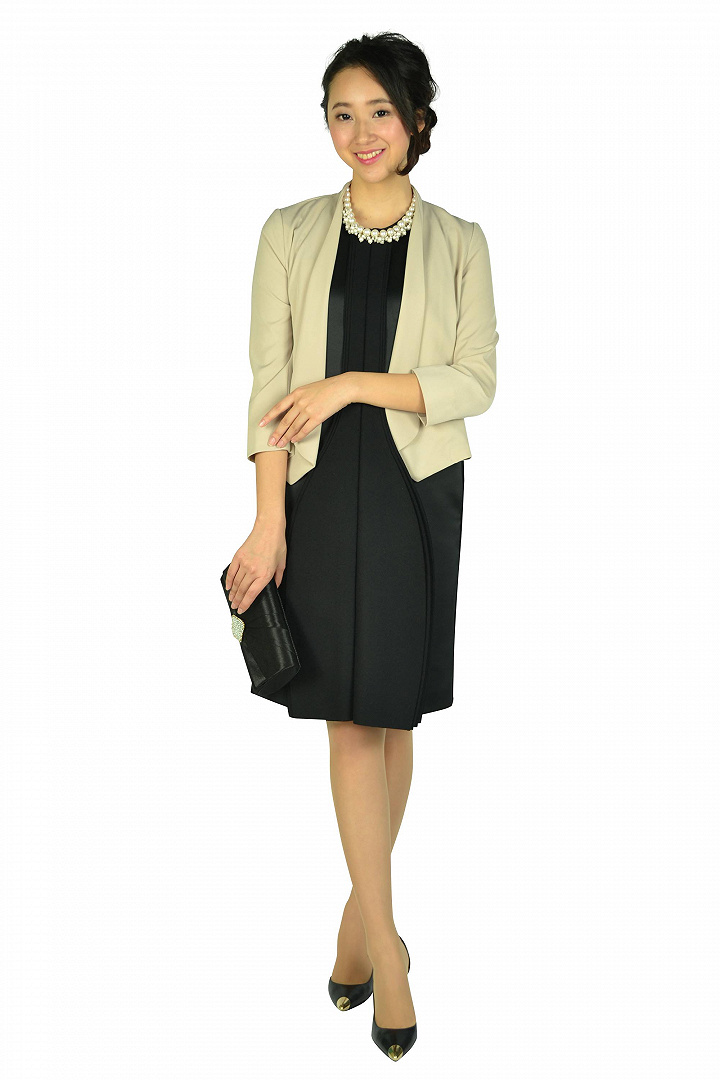 ハイデザインブラックドレス