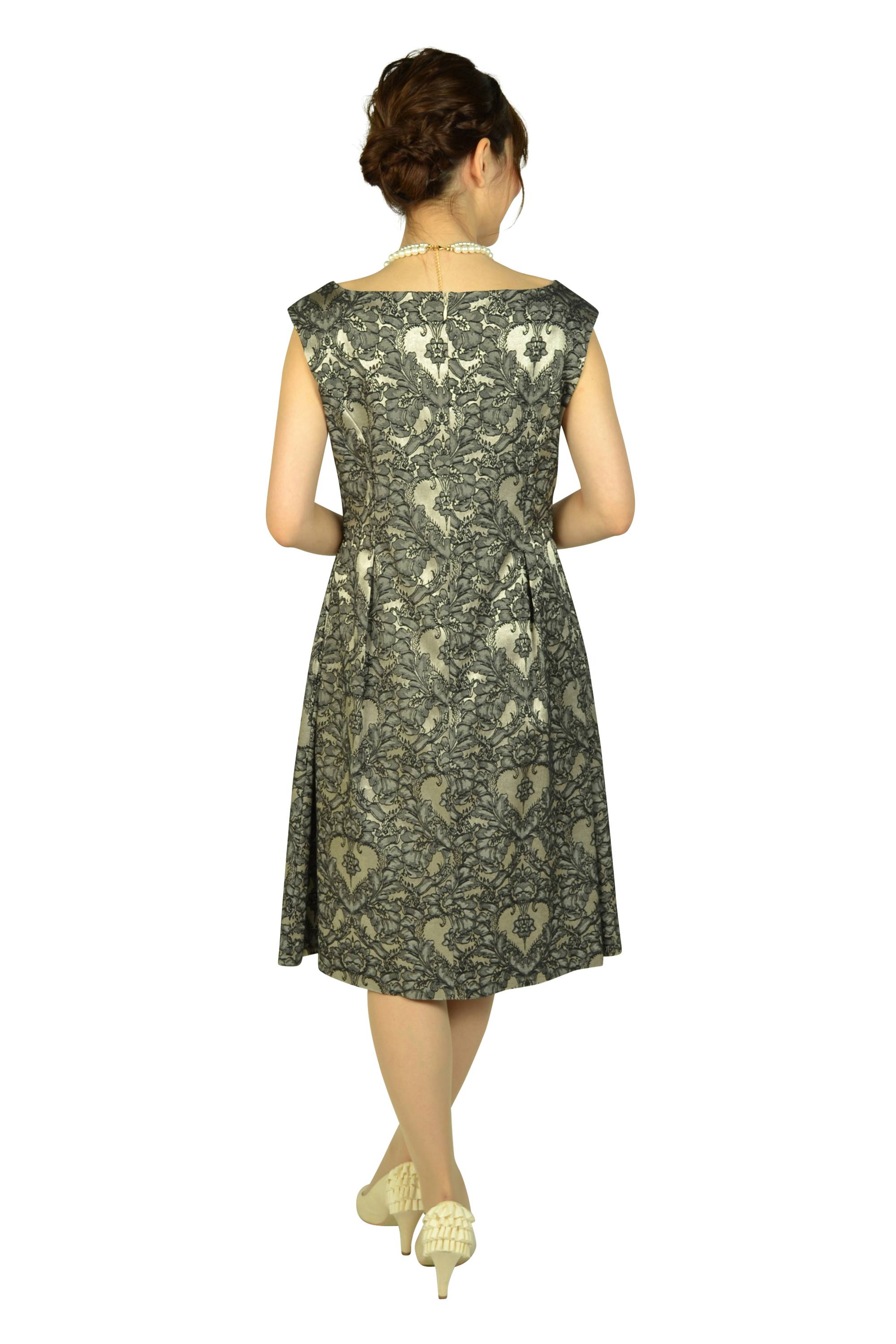 光沢ダマスク柄ベージュ×ブラックドレス