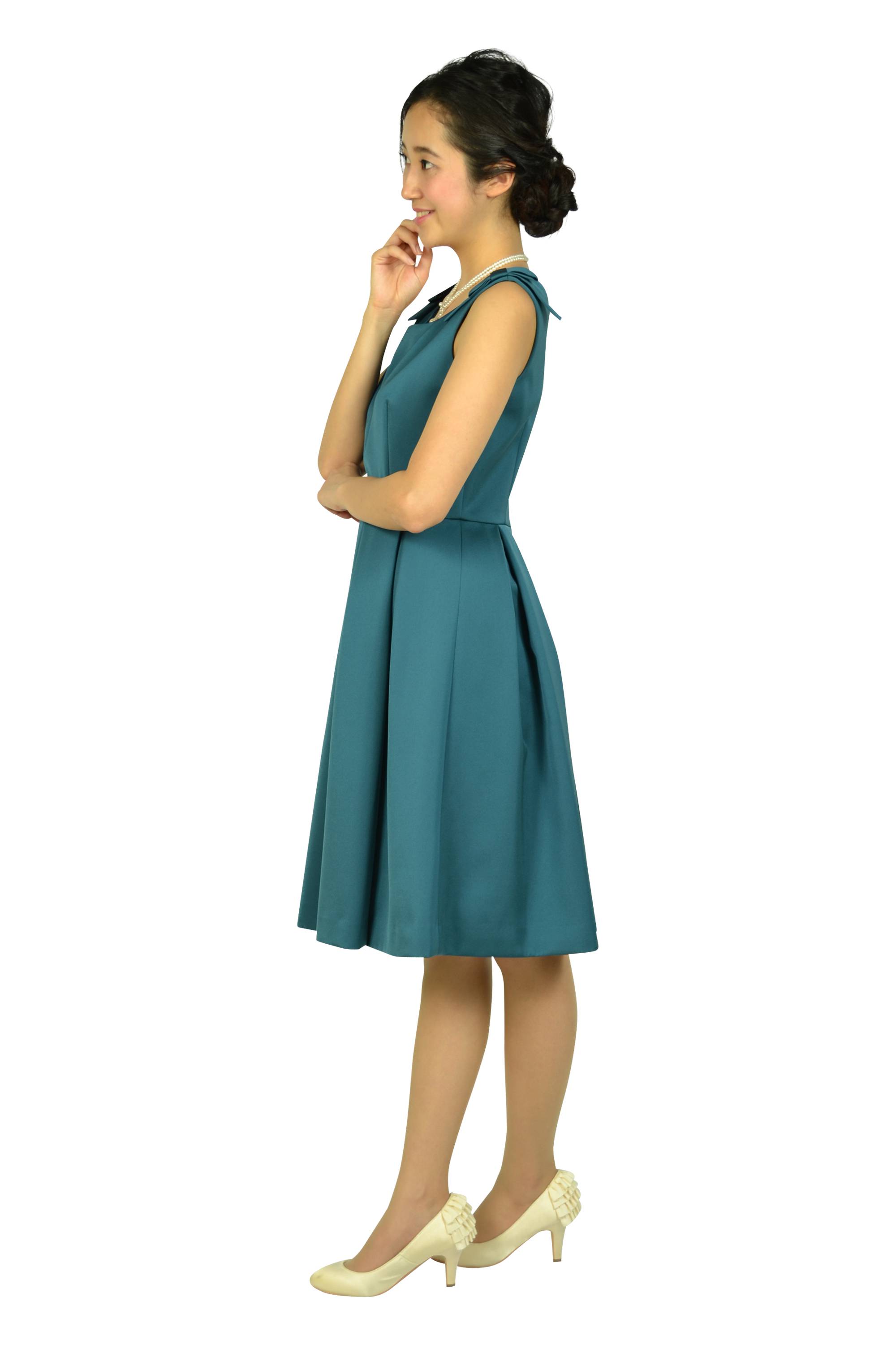 ショルダーリボングリーンドレス