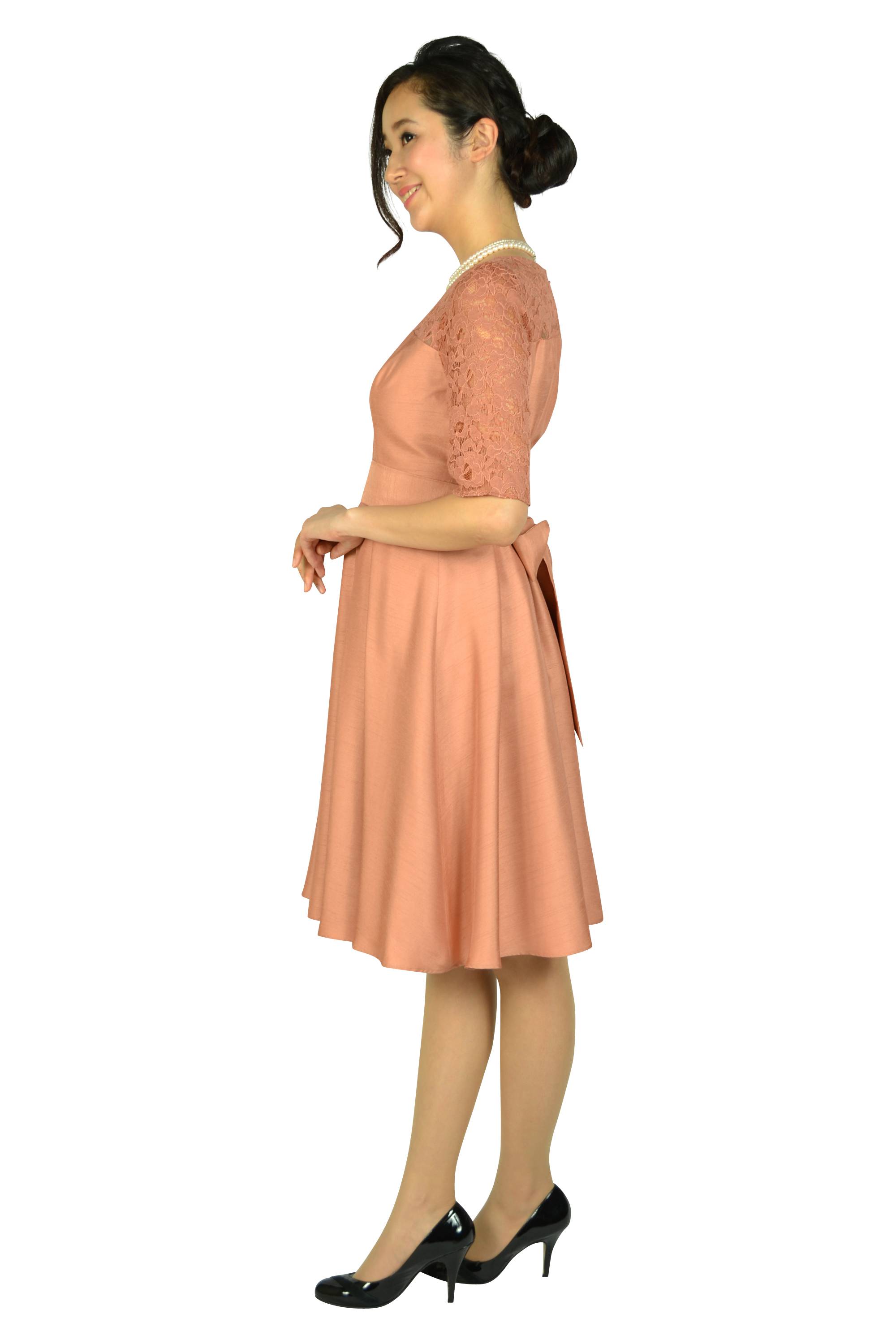 【お値下げ中】AIMER♥︎サーモンピンク(オレンジ)ドレス【エメ】 AIMER レース7分袖サーモンピンクドレス (M) をレンタル - 結婚式