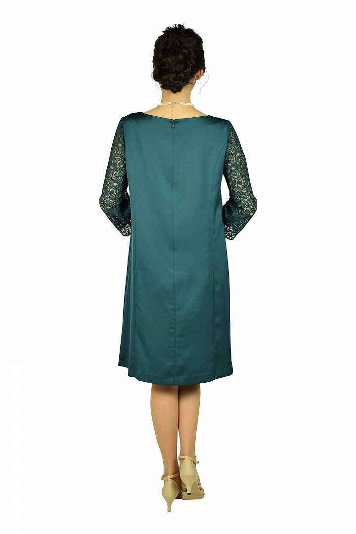 ゆったりレース袖グリーンドレス