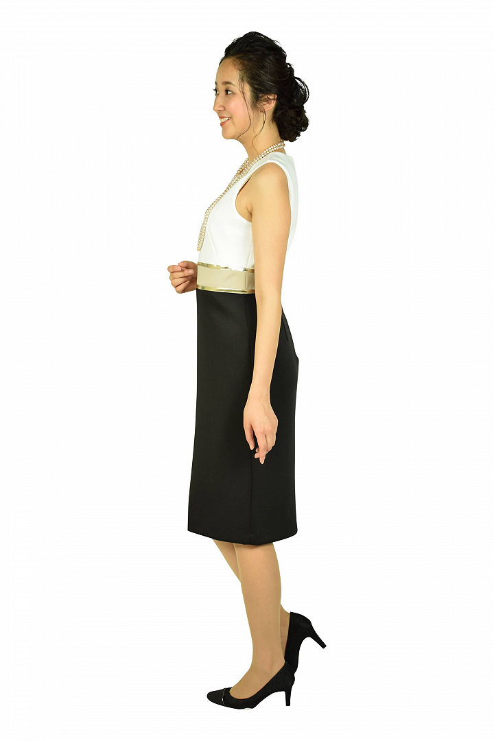 ゴールドラインホワイト×ブラックドレス