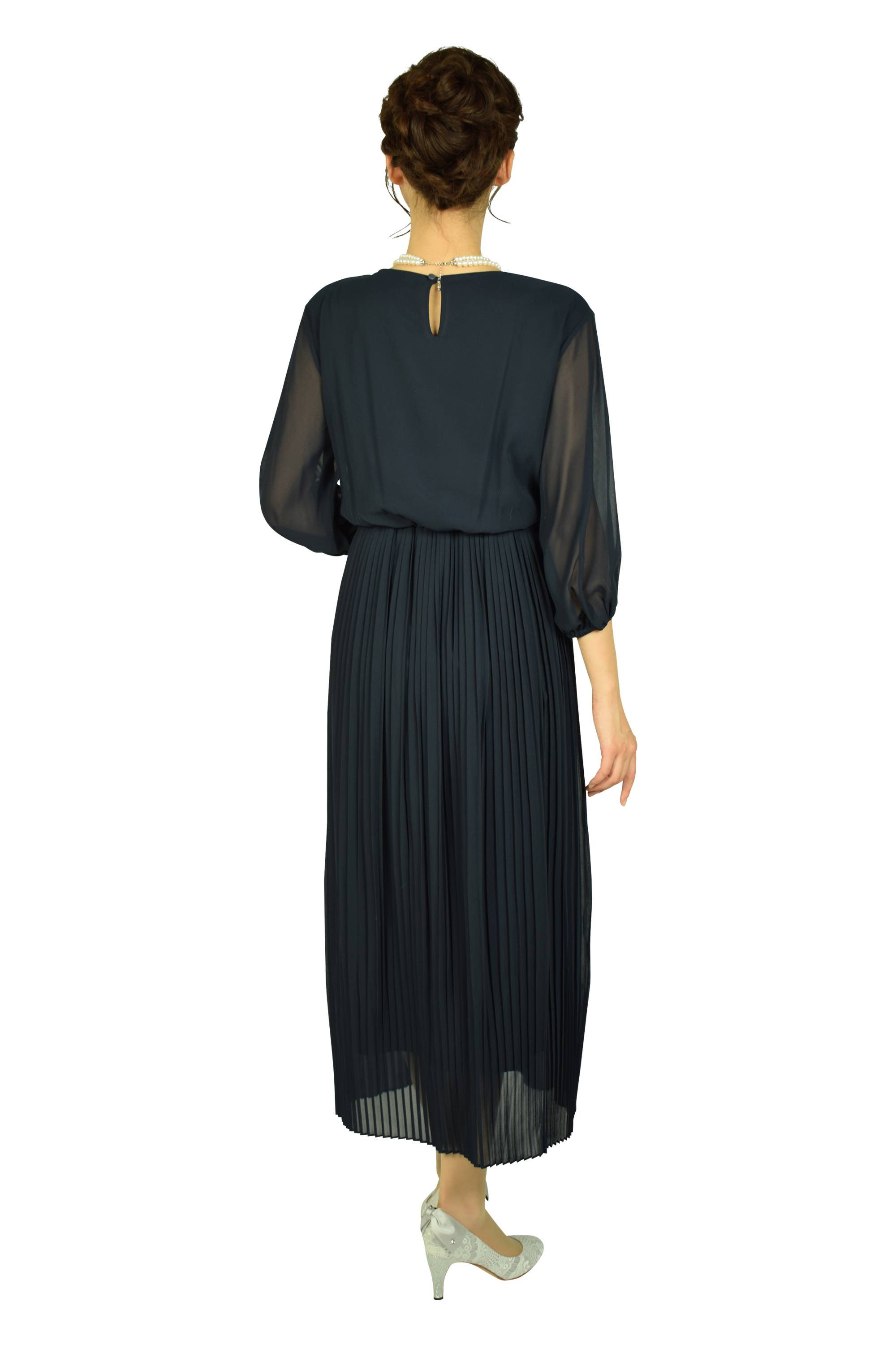 エアリー袖付きネイビードレス